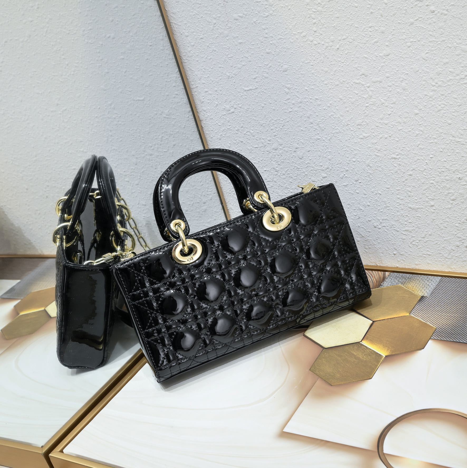dior black patent leather handbag 26cm - Image 6