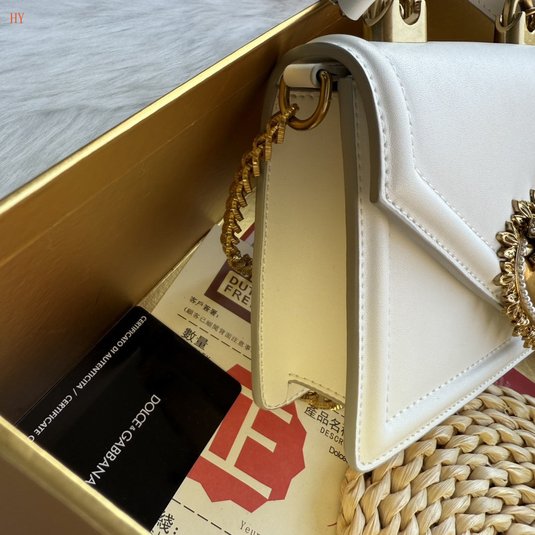 dolce & gabbana white heart bag 19*13*4.5 - Image 6
