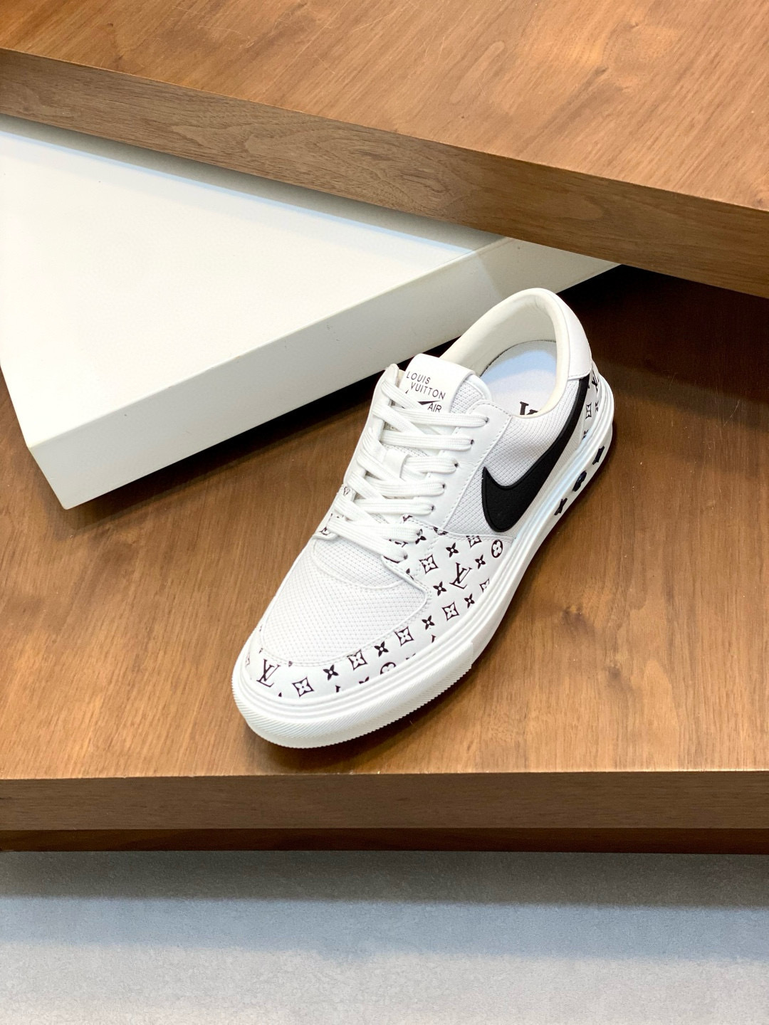 louis vuitton high-end sneakers size 39/44 - Image 6