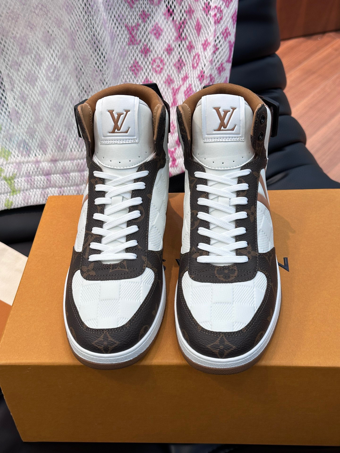 louis vuitton high-top sneakers 38-44 - Image 6