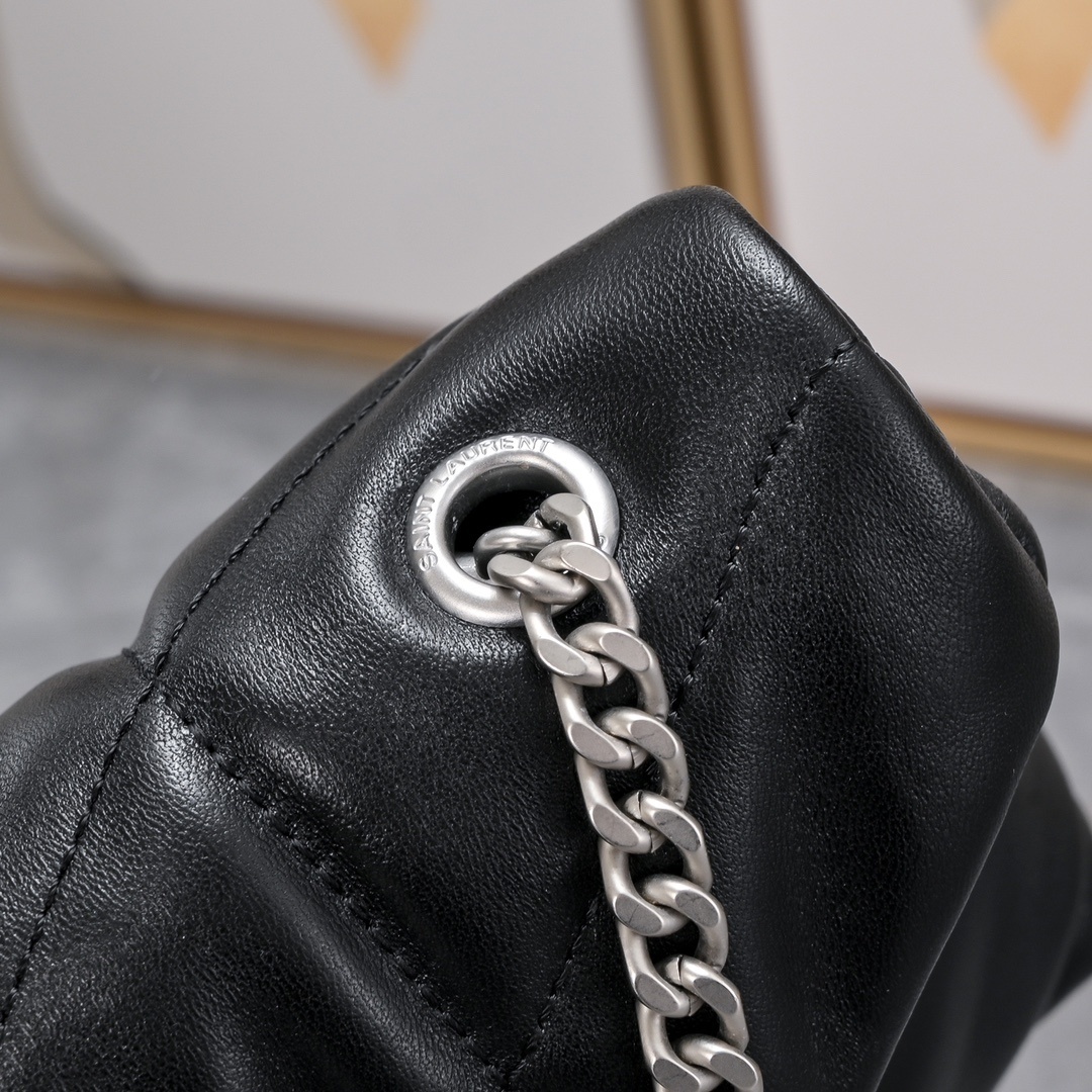 yves saint laurent black quilted shoulder bag 23×15.5×8.5cm - Image 6