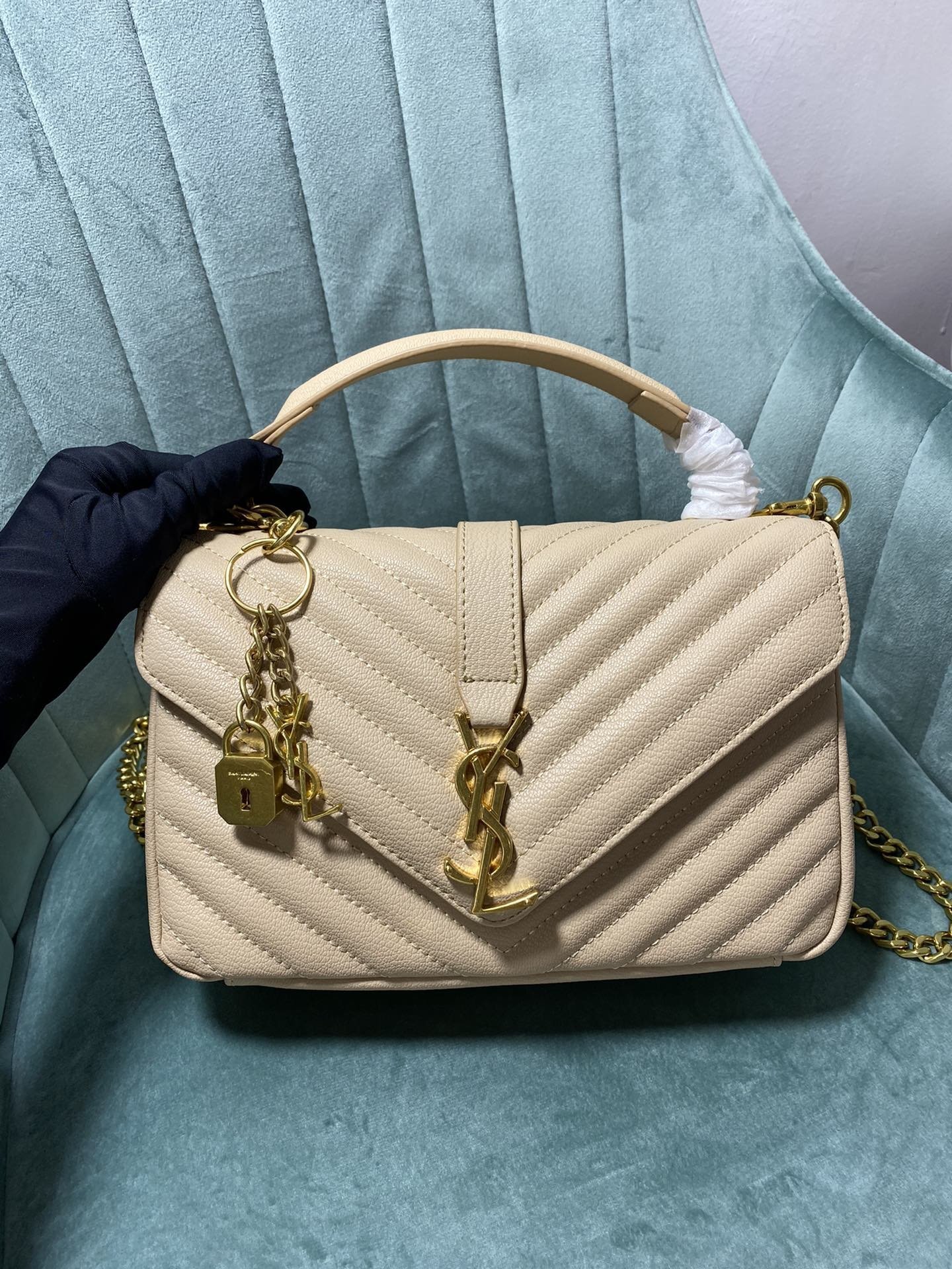 yves saint laurent quilted handbag - 24x18x8.5 cm - Image 6