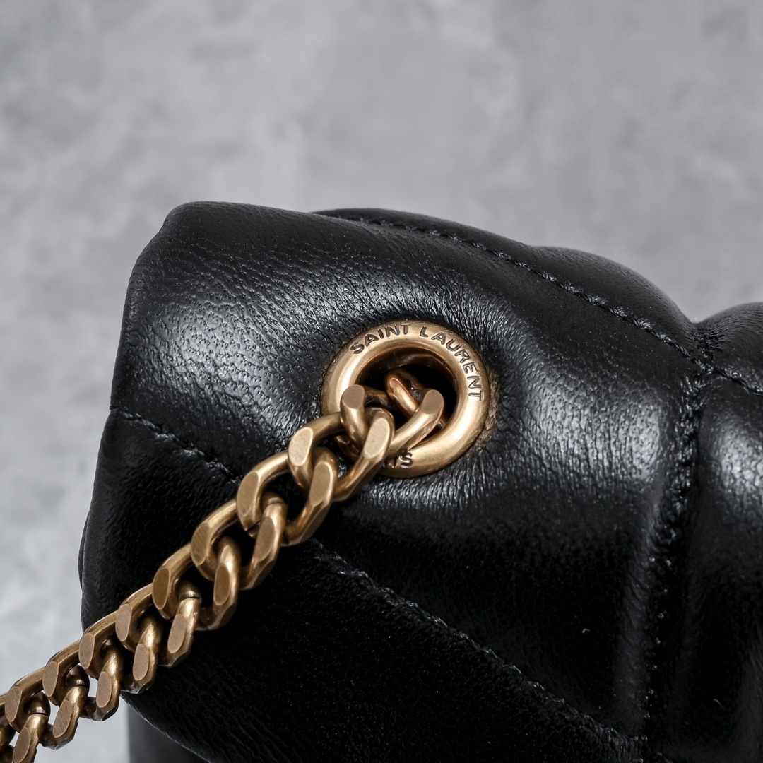 yves saint laurent black quilted bag - 23×15.5×8.5cm - Image 6