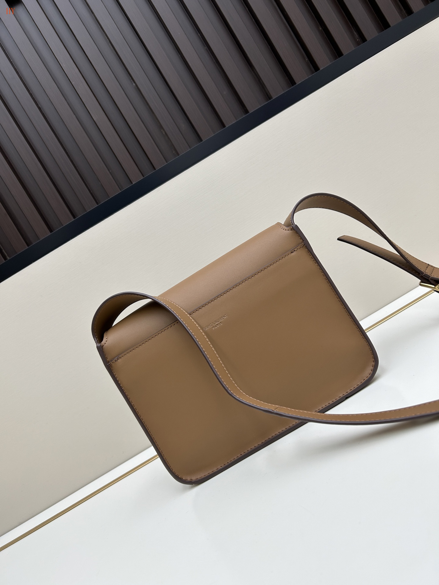 yves saint laurent brown leather crossbody bag 22*17*12 cm - Image 6