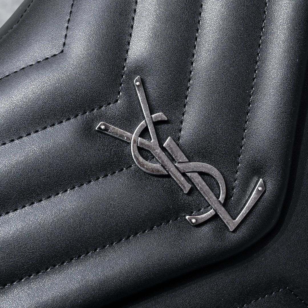 yves saint laurent black chevron bag 31x22x11 cm - Image 6