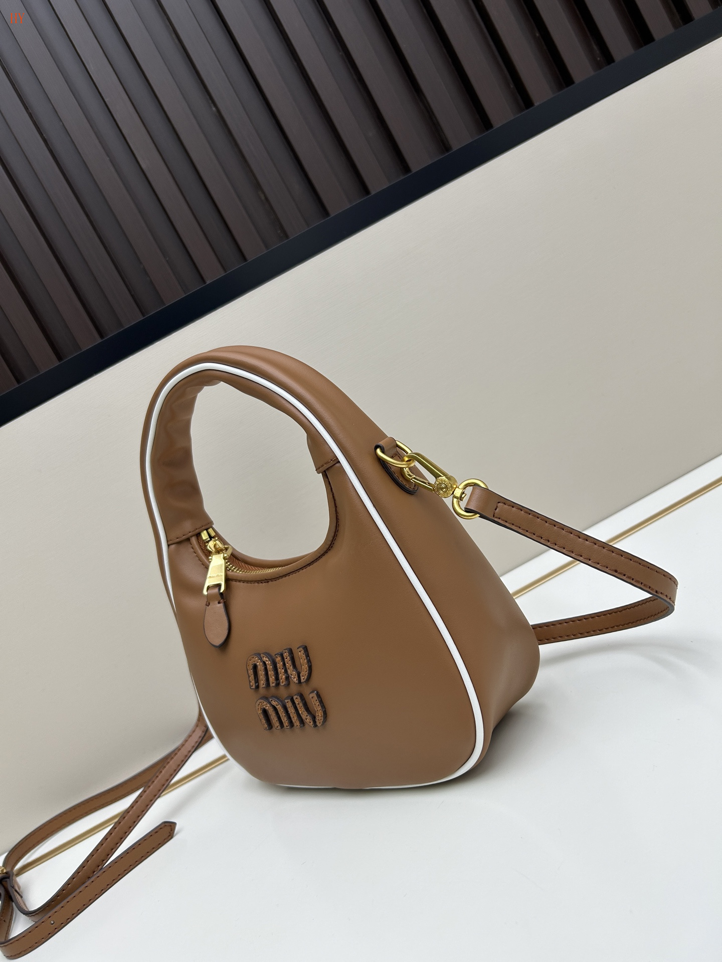 miu miu brown handbag 24*19*7 cm - Image 6