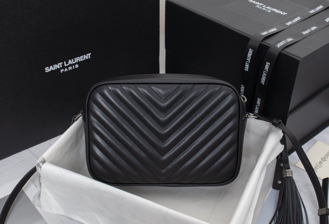 yves saint laurent black quilted crossbody bag 23x16x6 - Image 6
