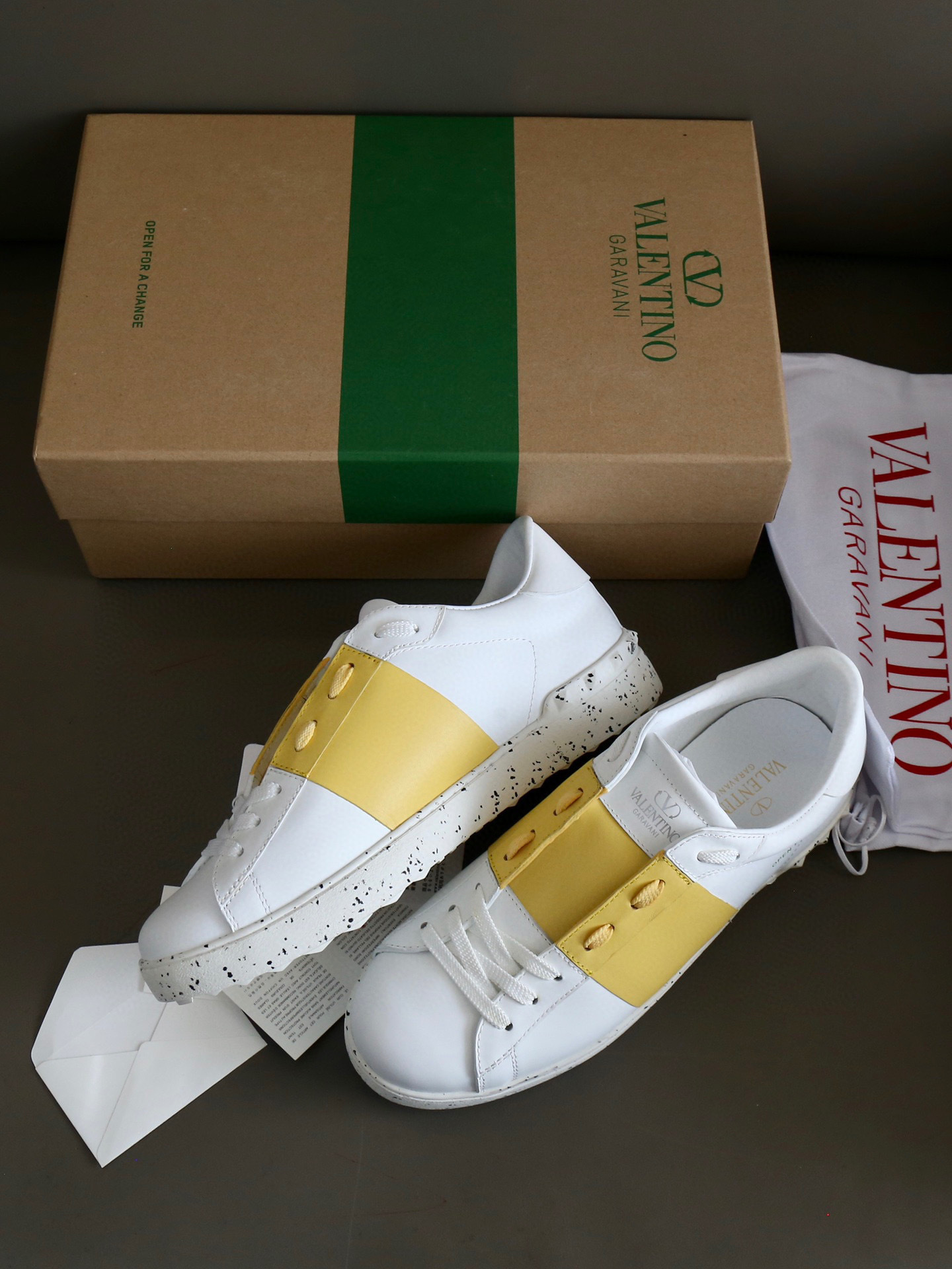 valentino unisex sneakers 35-44 with yellow accents - Image 6