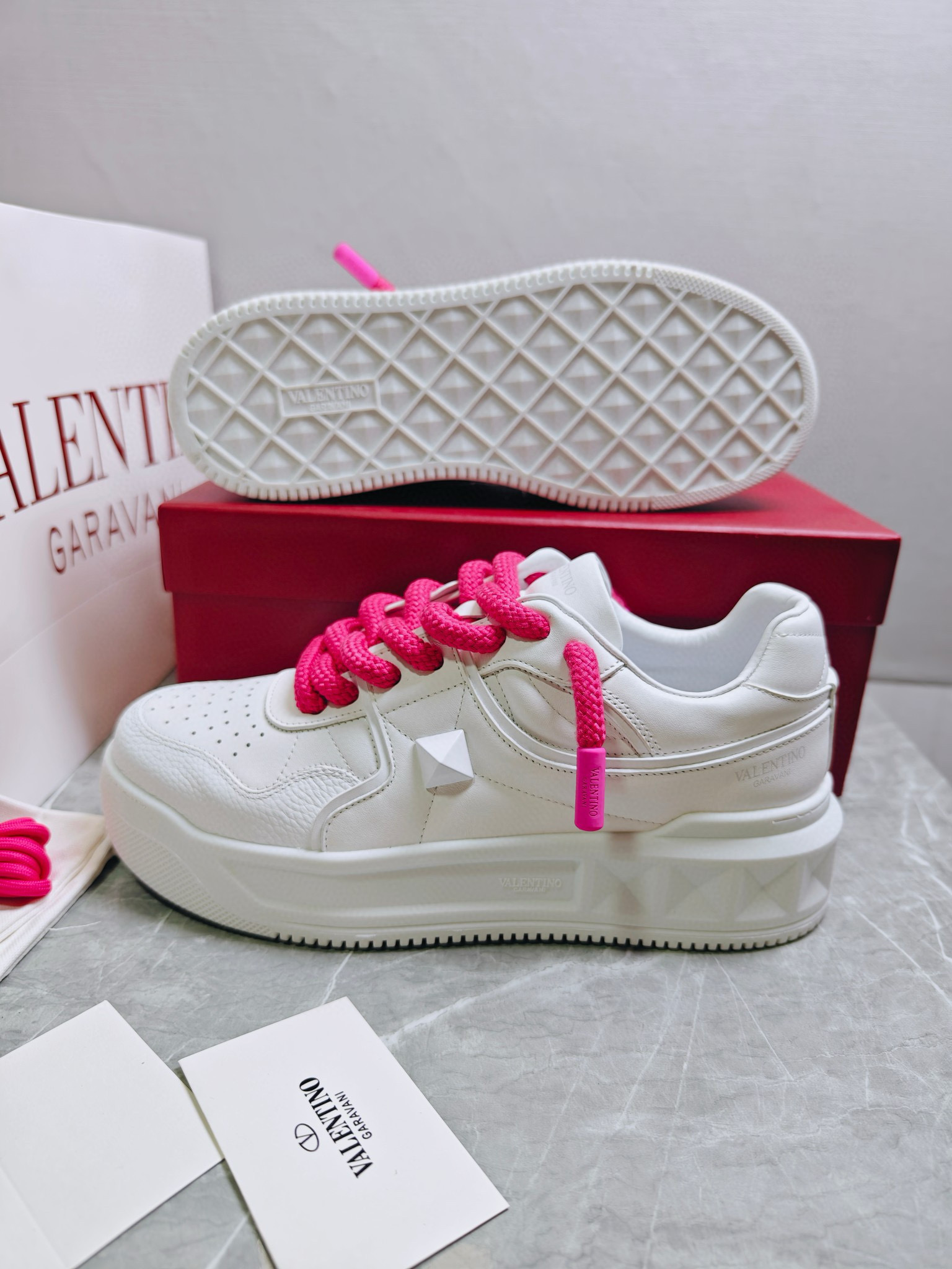 valentino unisex sneakers with pink laces, size 35/44 - Image 6