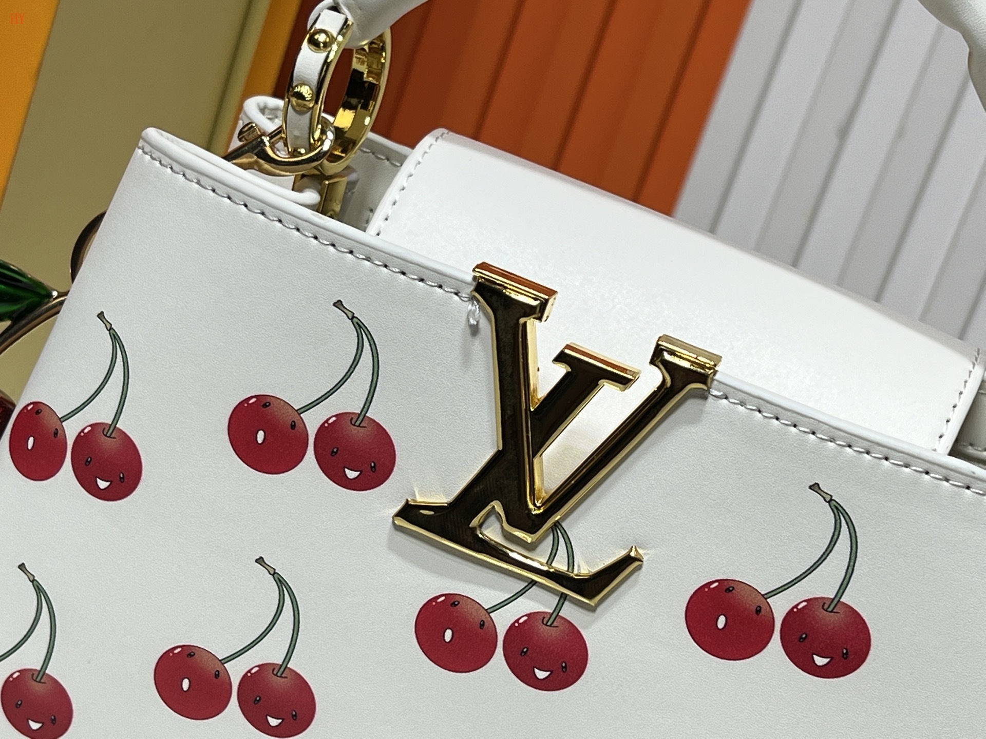louis vuitton cherry print handbag - 27x17.3x9 cm - Image 6