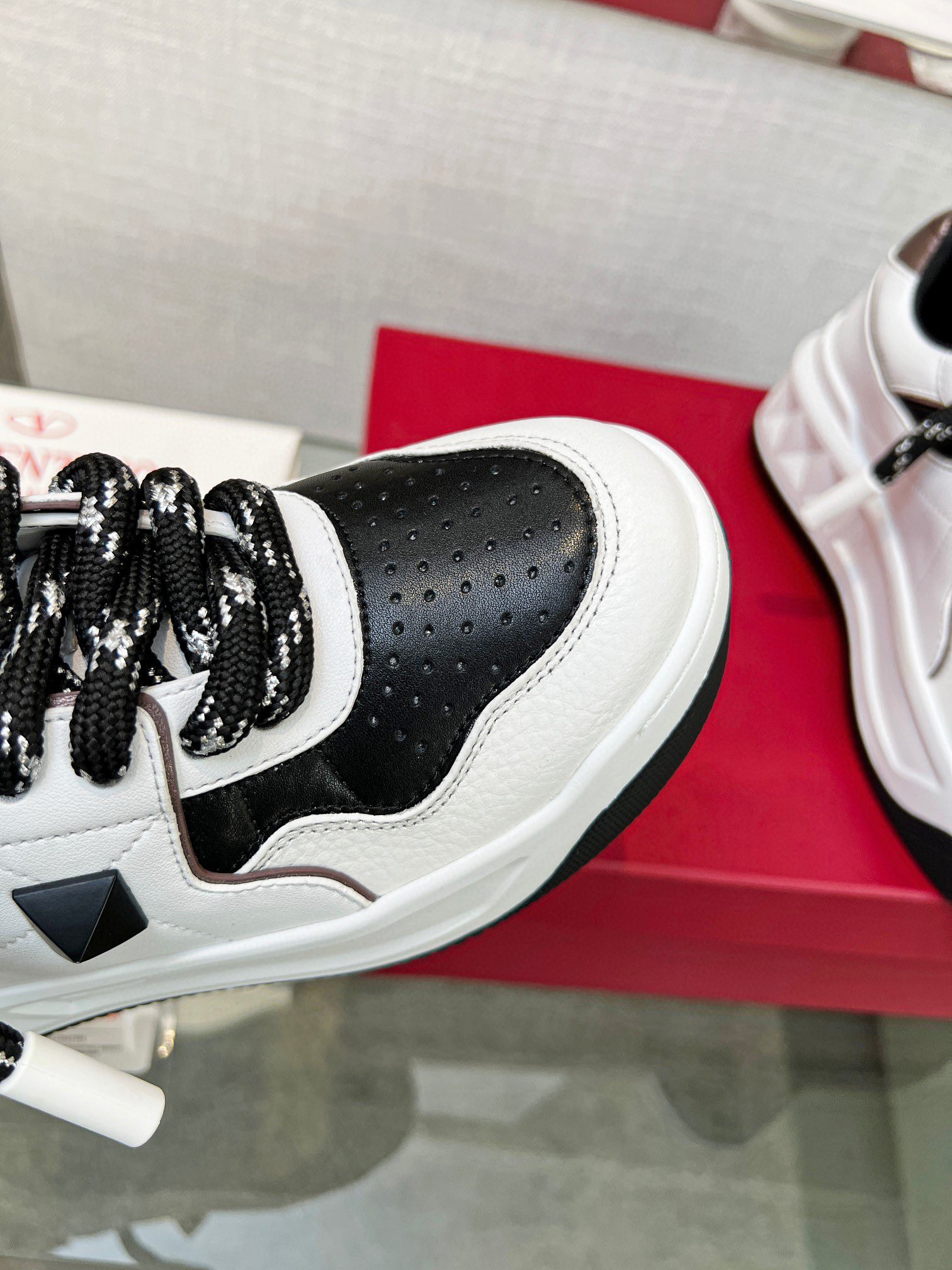 valentino unisex sneakers 35-44 - stylish and comfortable - Image 6