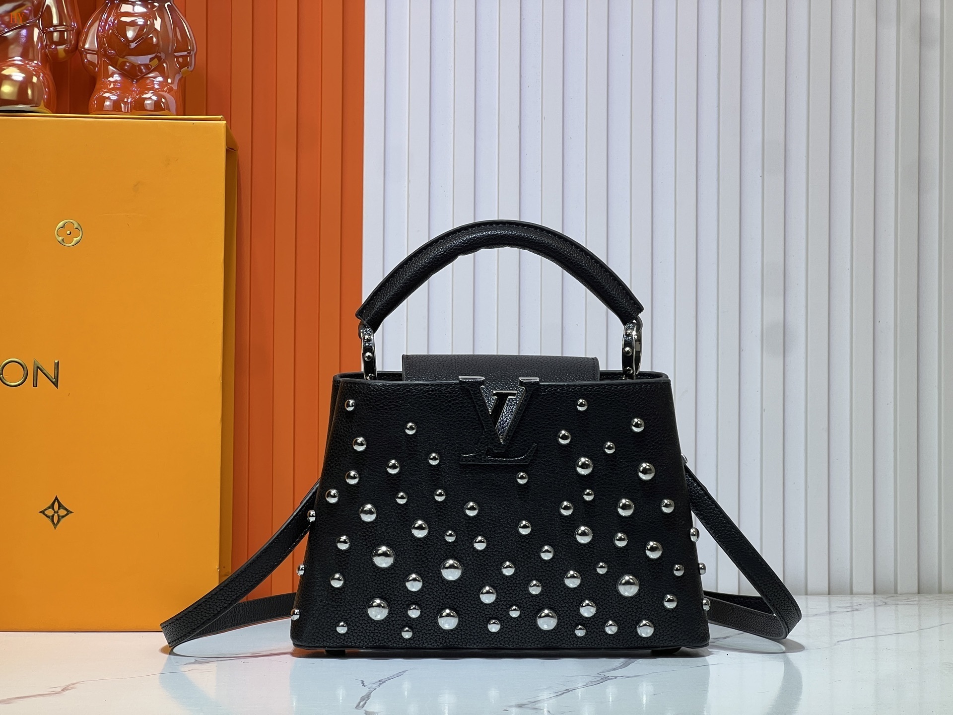 louis vuitton black handbag with silver studs 27x17x9 cm