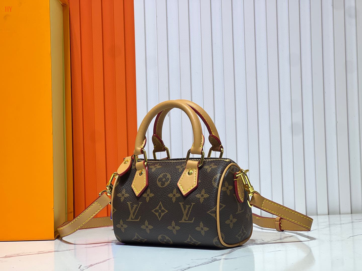 louis vuitton monogram mini handbag 16*11*9 - Image 7