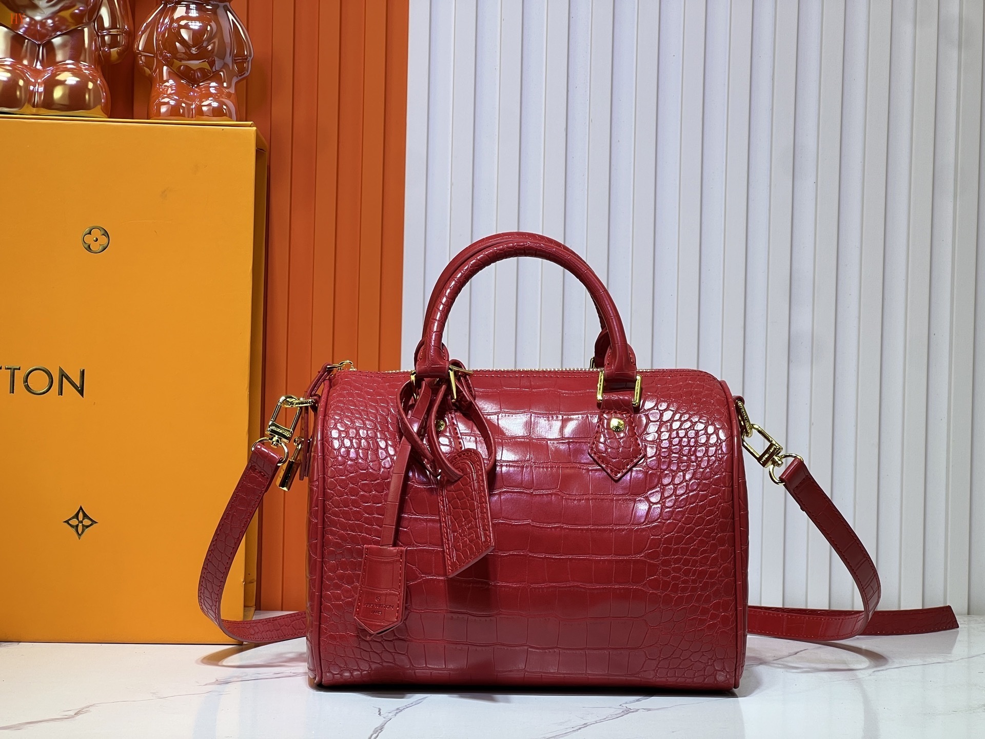 louis vuitton red crocodile-embossed handbag 25x15x15
