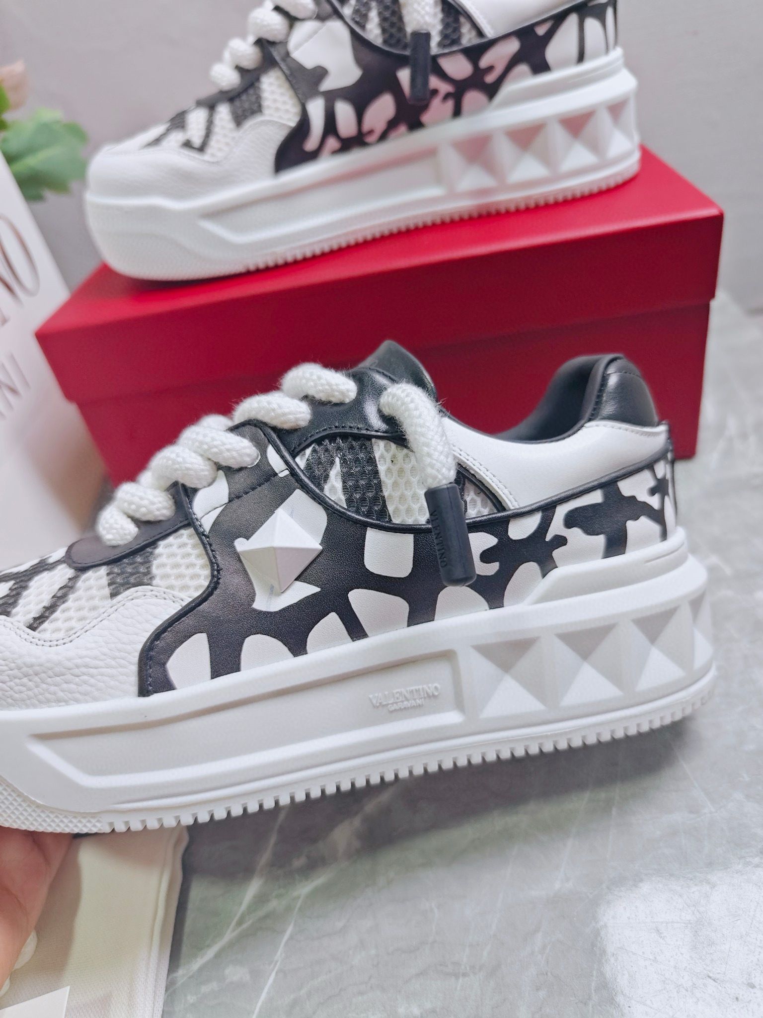 valentino couples sneakers 35/44 - stylish black and white - Image 7