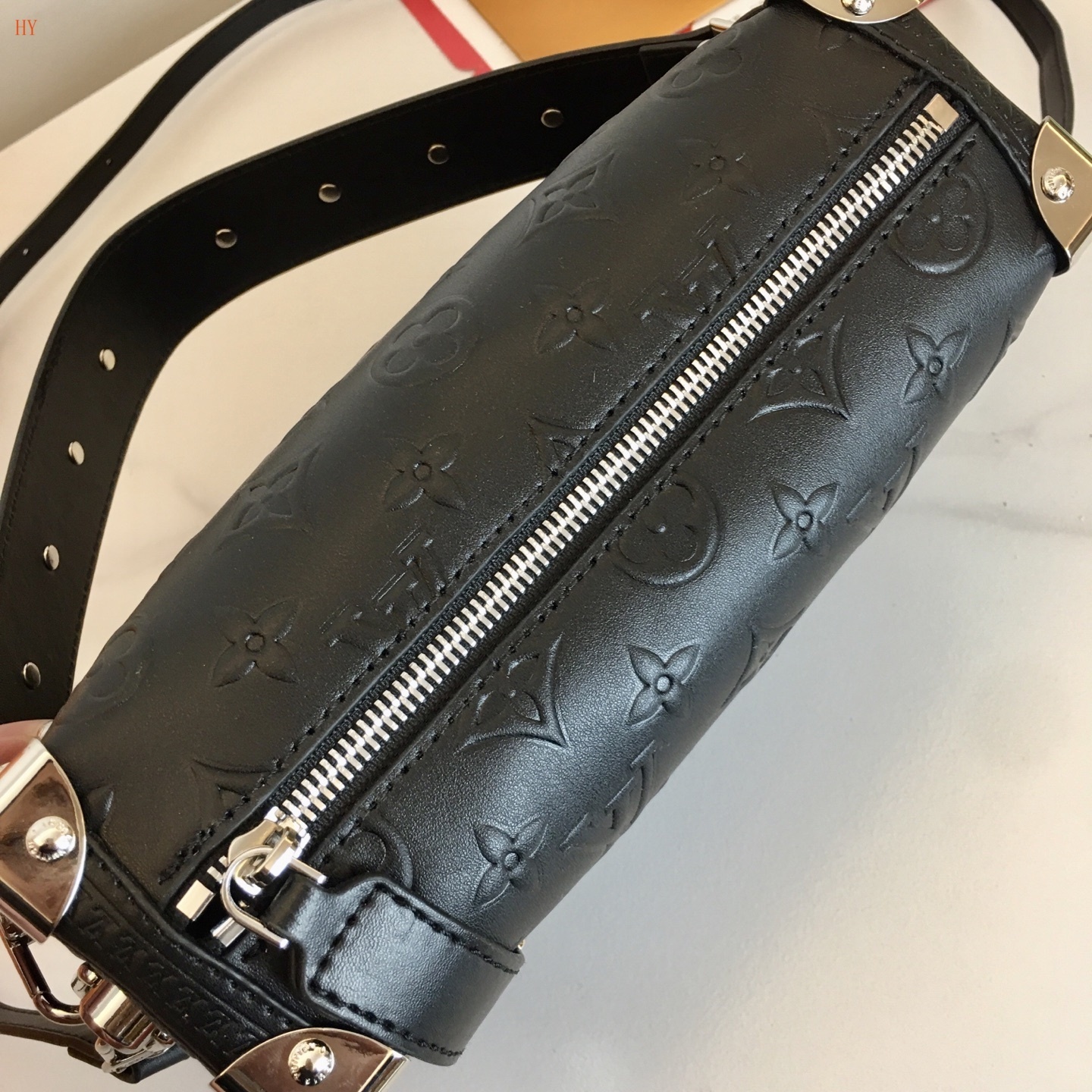 louis vuitton black monogram bag 24.5x16.5x8.5 cm - Image 7