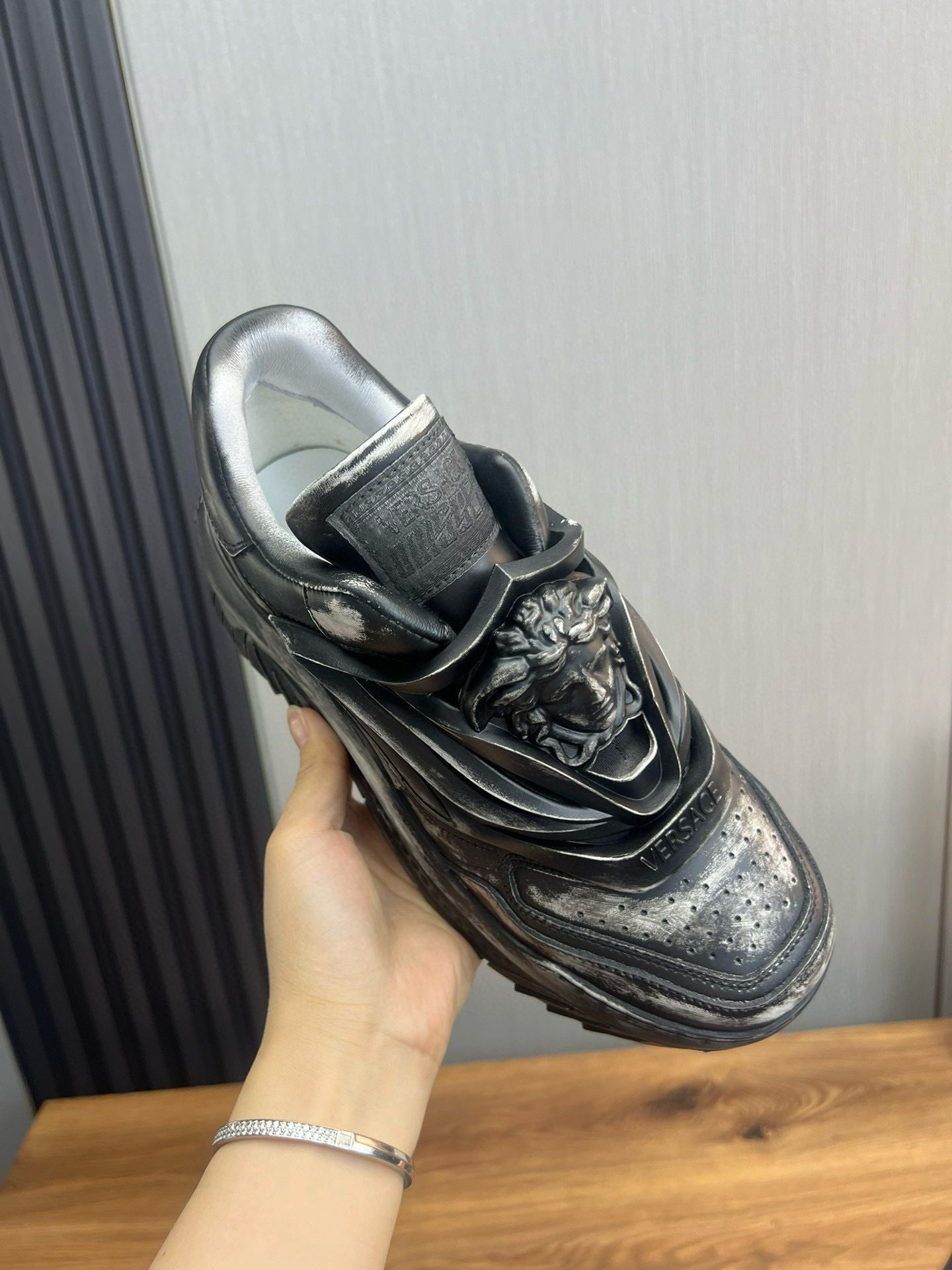 versace casual shoes - size 38/44 - Image 7