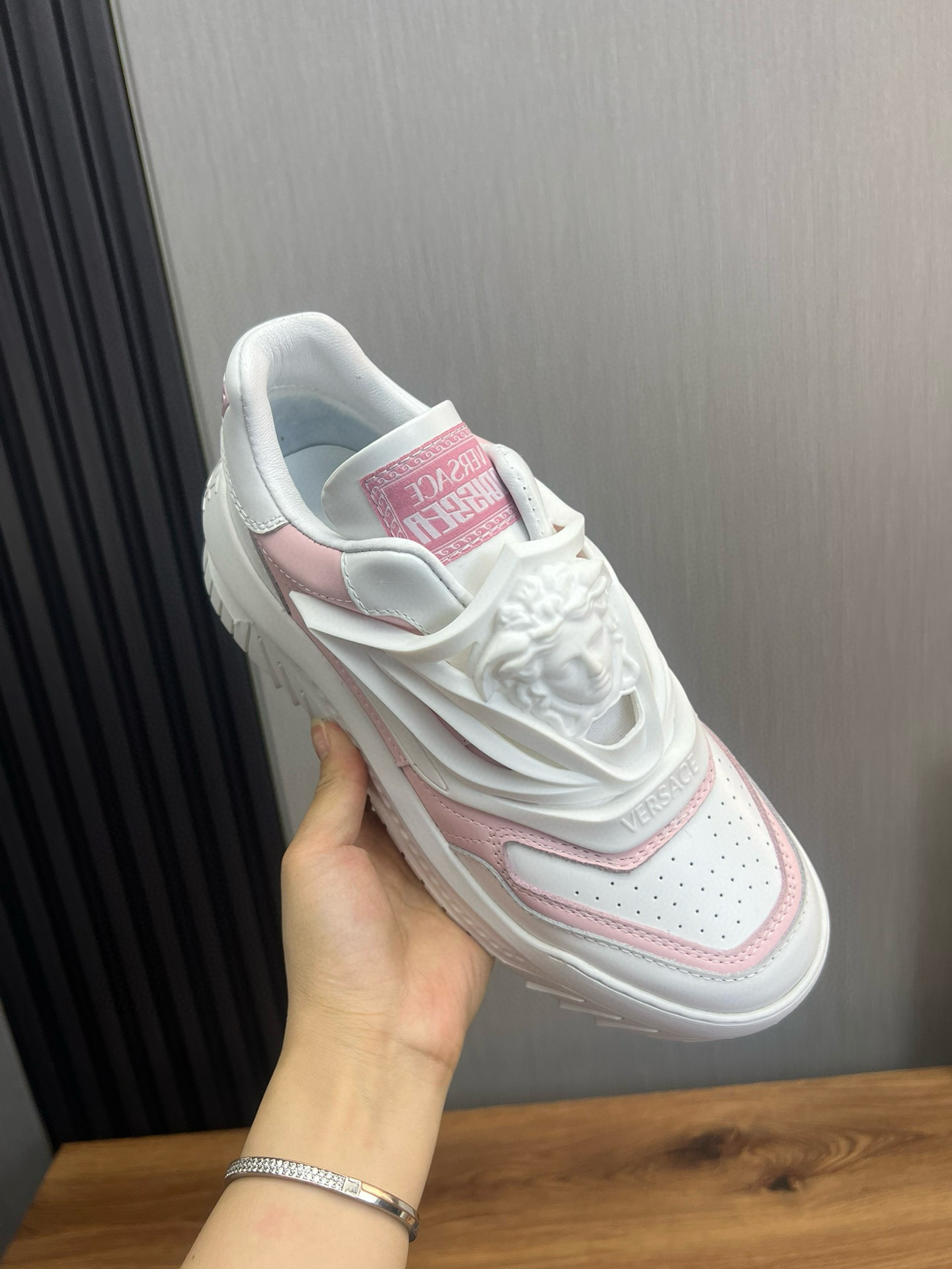 versace casual sneakers in white/pink - sizes 38/44 - Image 7