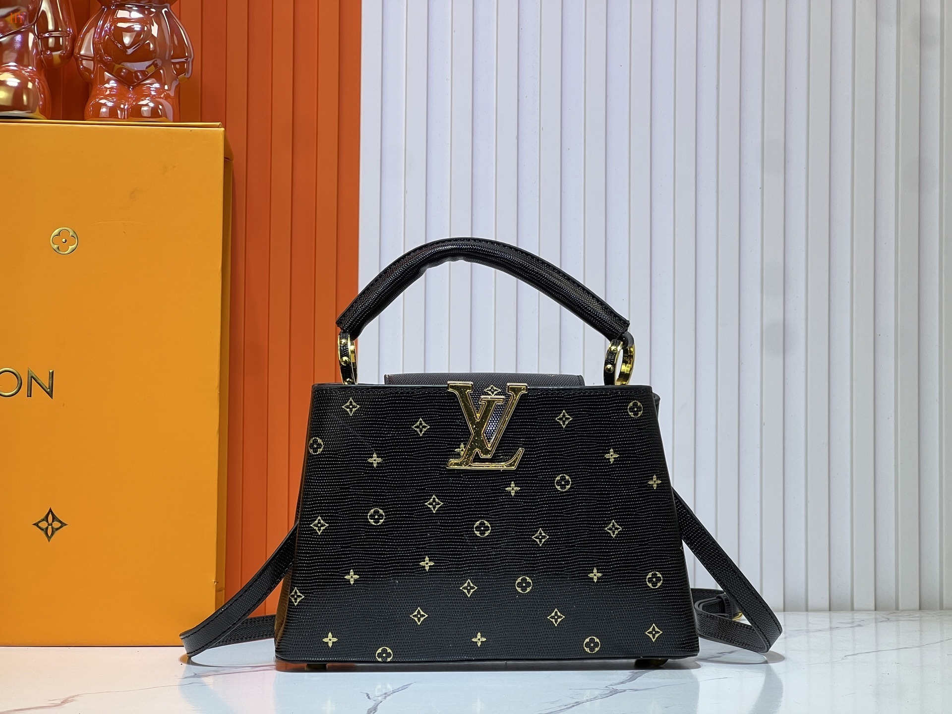 louis vuitton black monogram canvas handbag 27*17*9