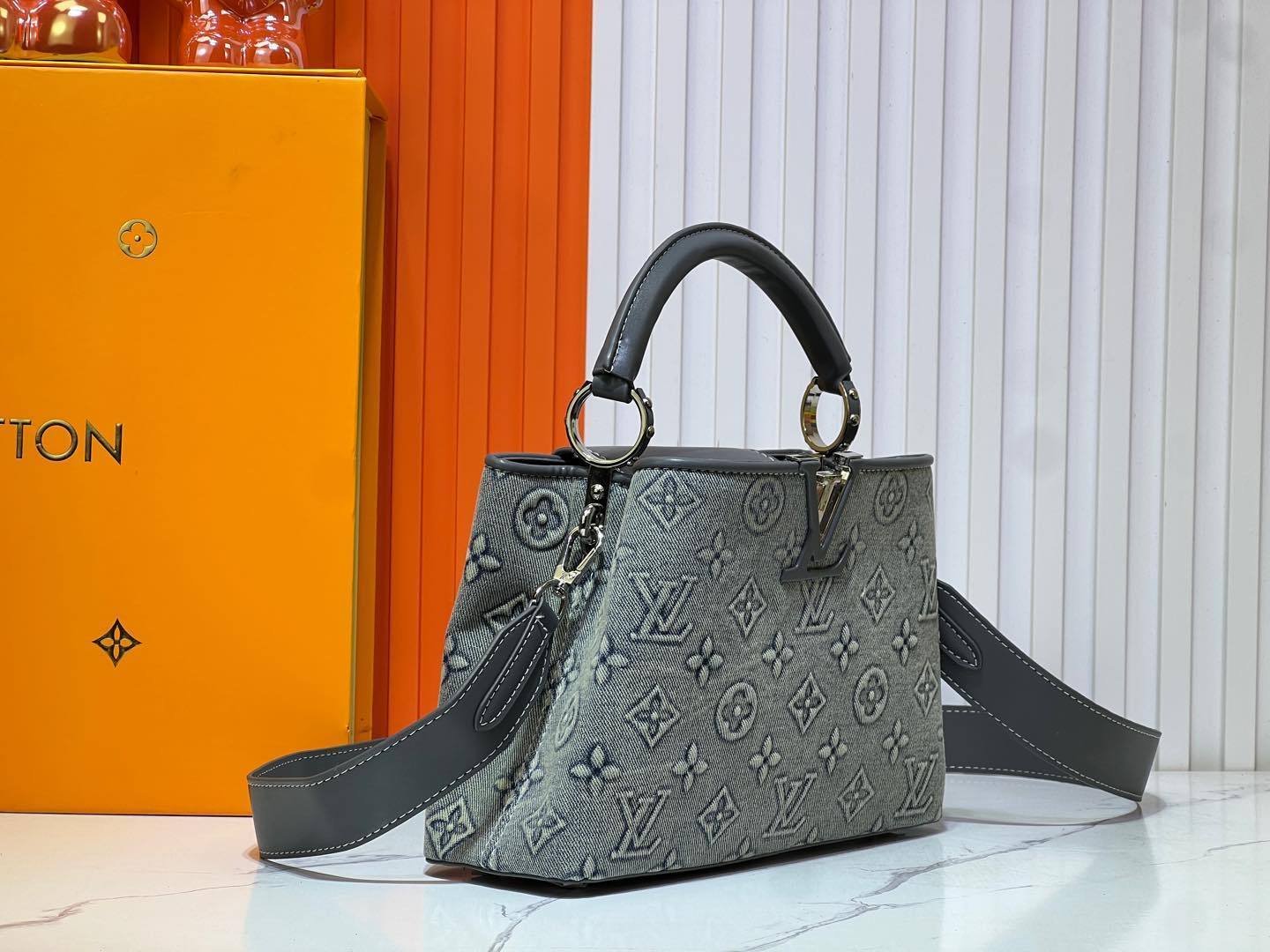 louis vuitton gray monogram canvas handbag 27x17.93x9 - Image 7