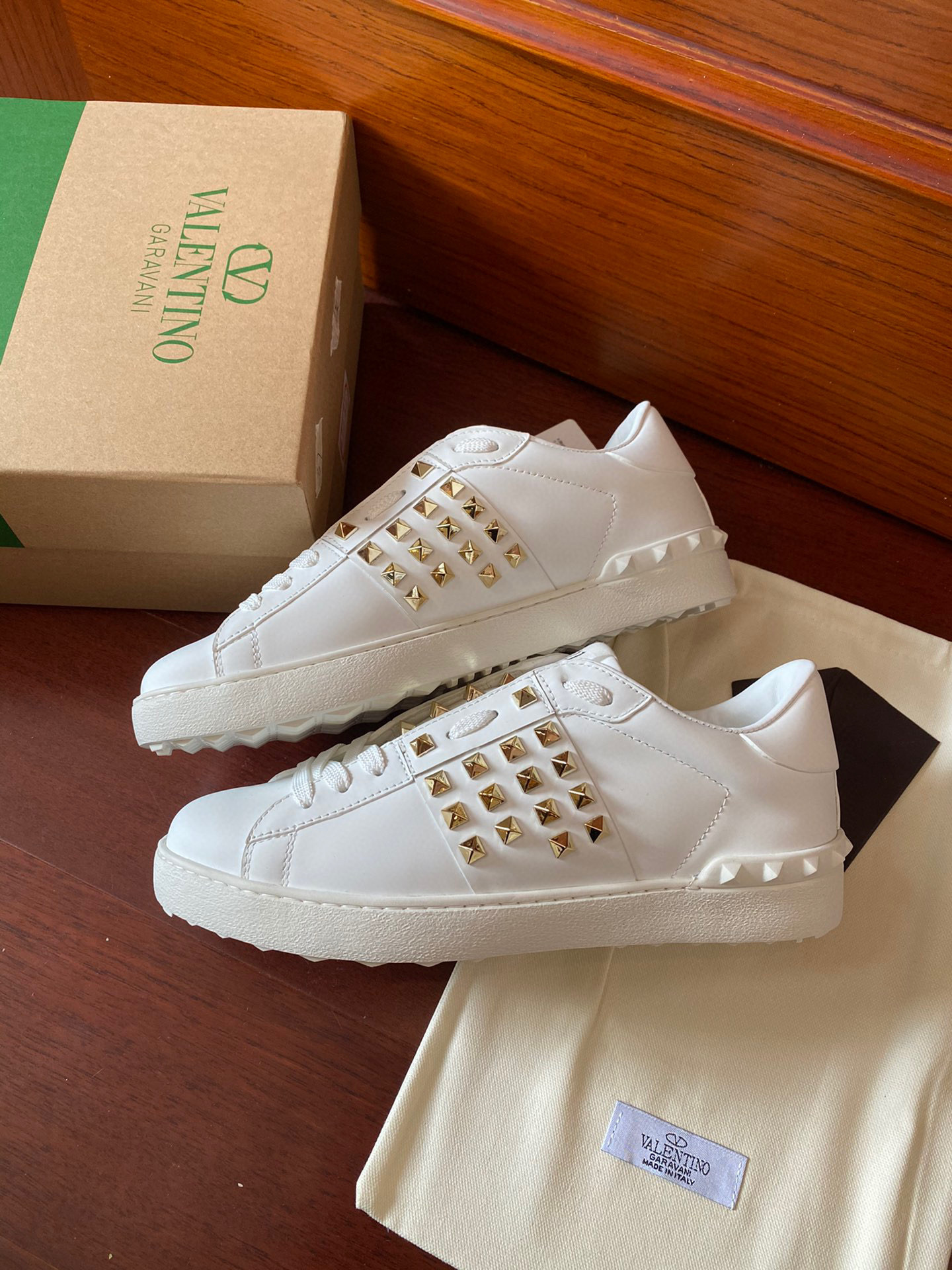 valentino couples sneakers 35-44 with studded design - Image 7