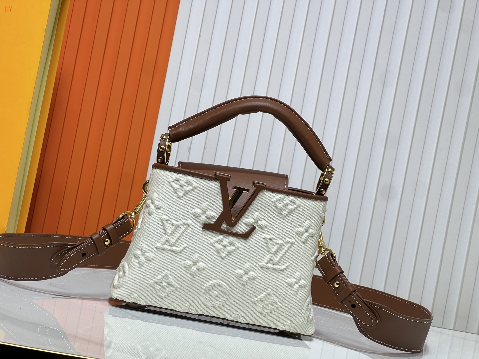 louis vuitton handbag 21*14*8 - model 118052