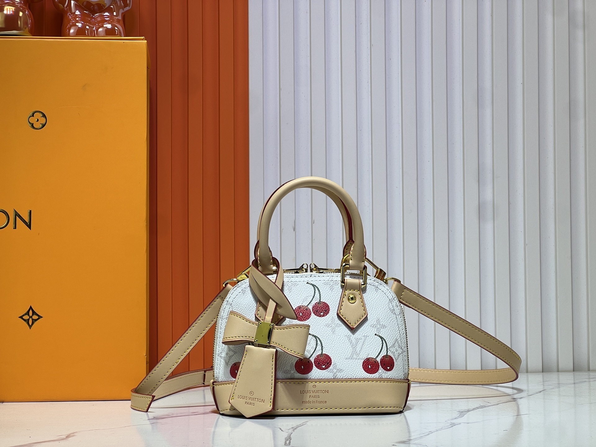louis vuitton cherry monogram mini bag 18x12x8 cm