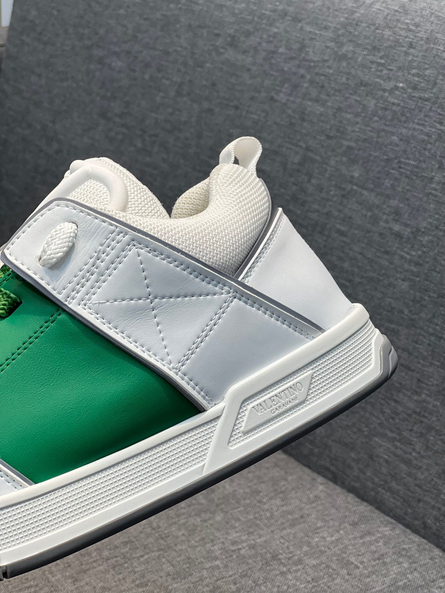 valentino unisex sneakers 35-44 - green and white - Image 7