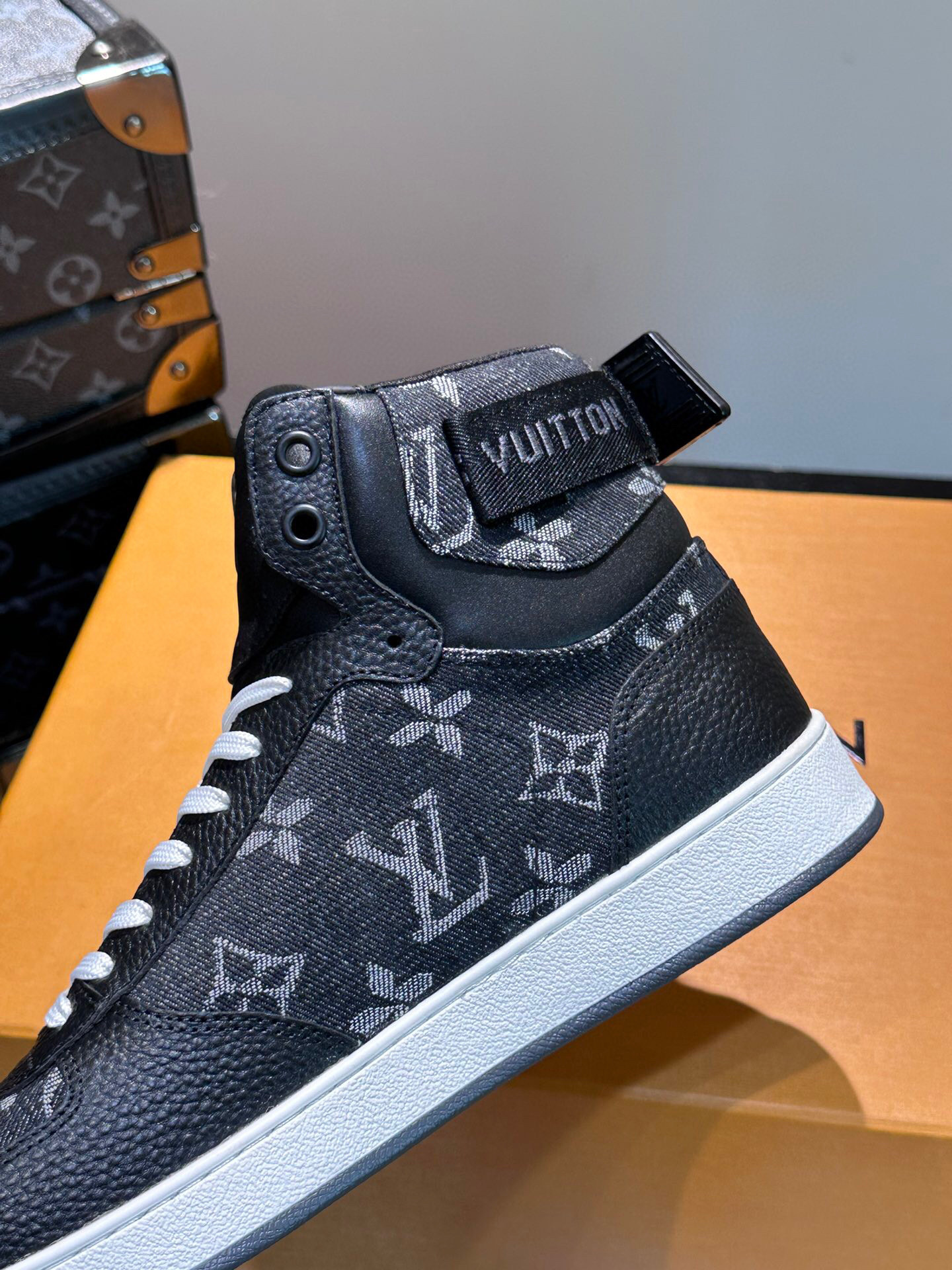 louis vuitton high-top sneakers size 38-44 - Image 7
