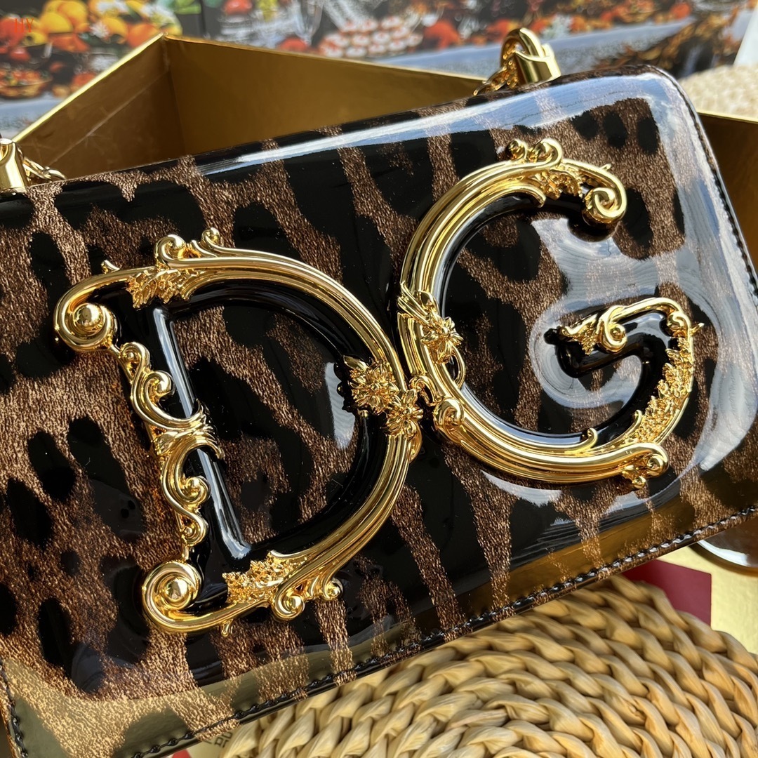 dolce & gabbana leopard print bag 21*15*4 - Image 7