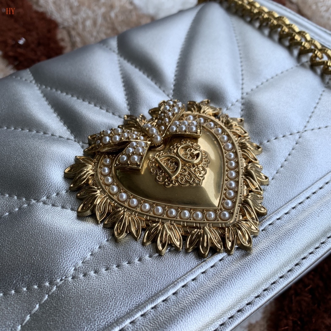 dolce & gabbana heart detail silver handbag 26x18x7.5 cm - Image 7