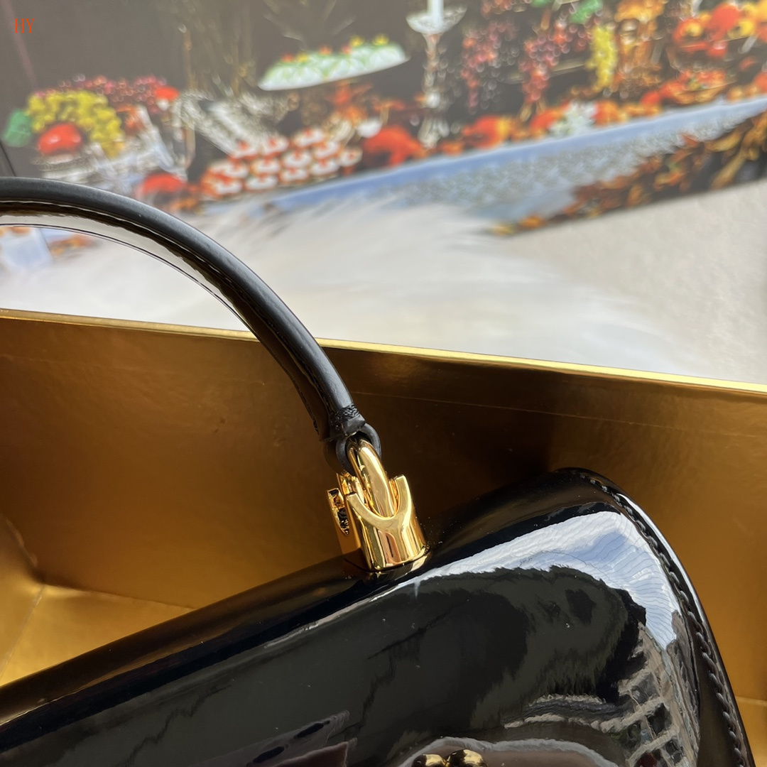 dolce & gabbana black patent leather handbag 18*10*5 - Image 7