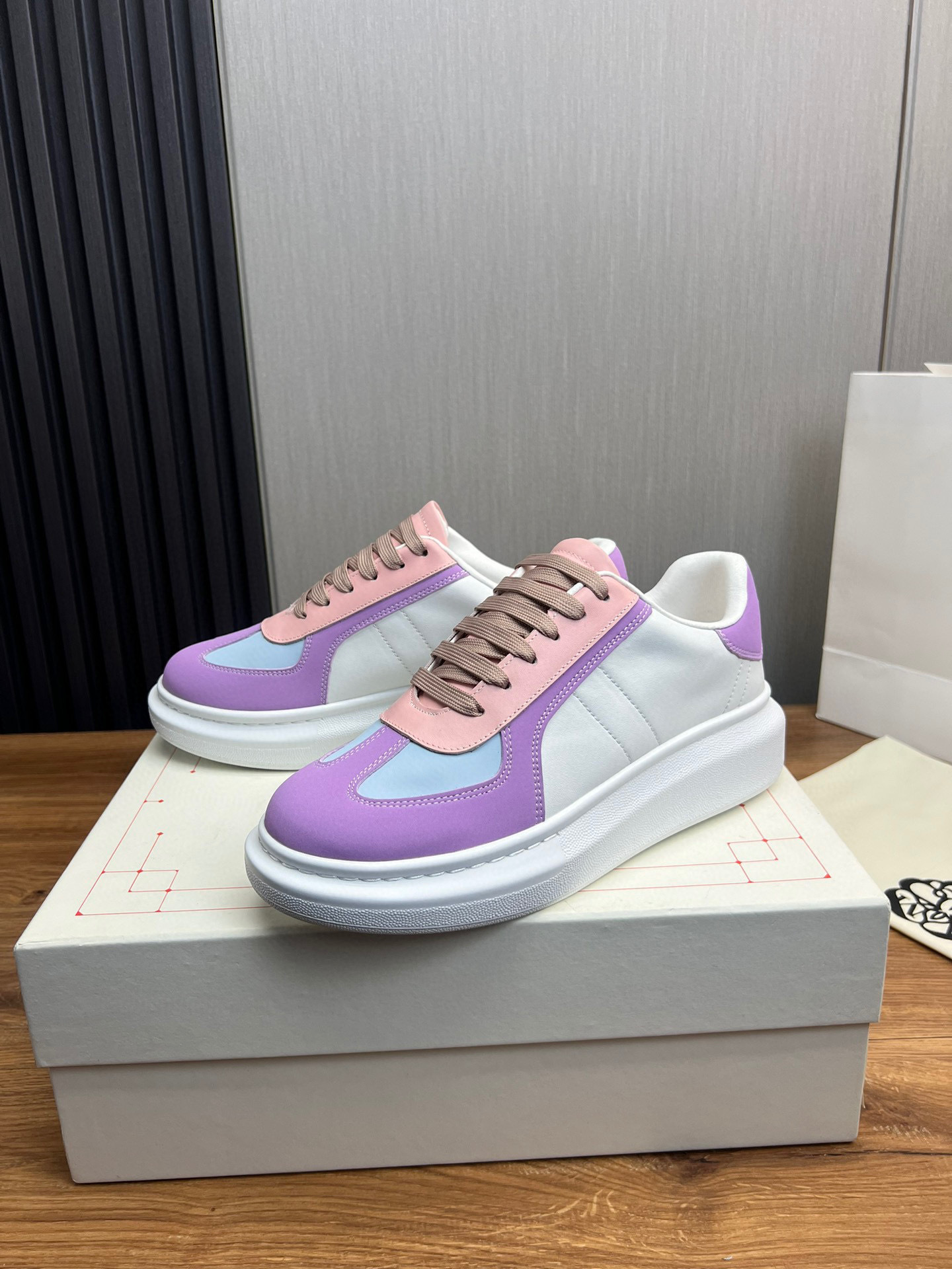 alexander mcqueen unisex sneakers 35-44 in purple and pink - Image 7