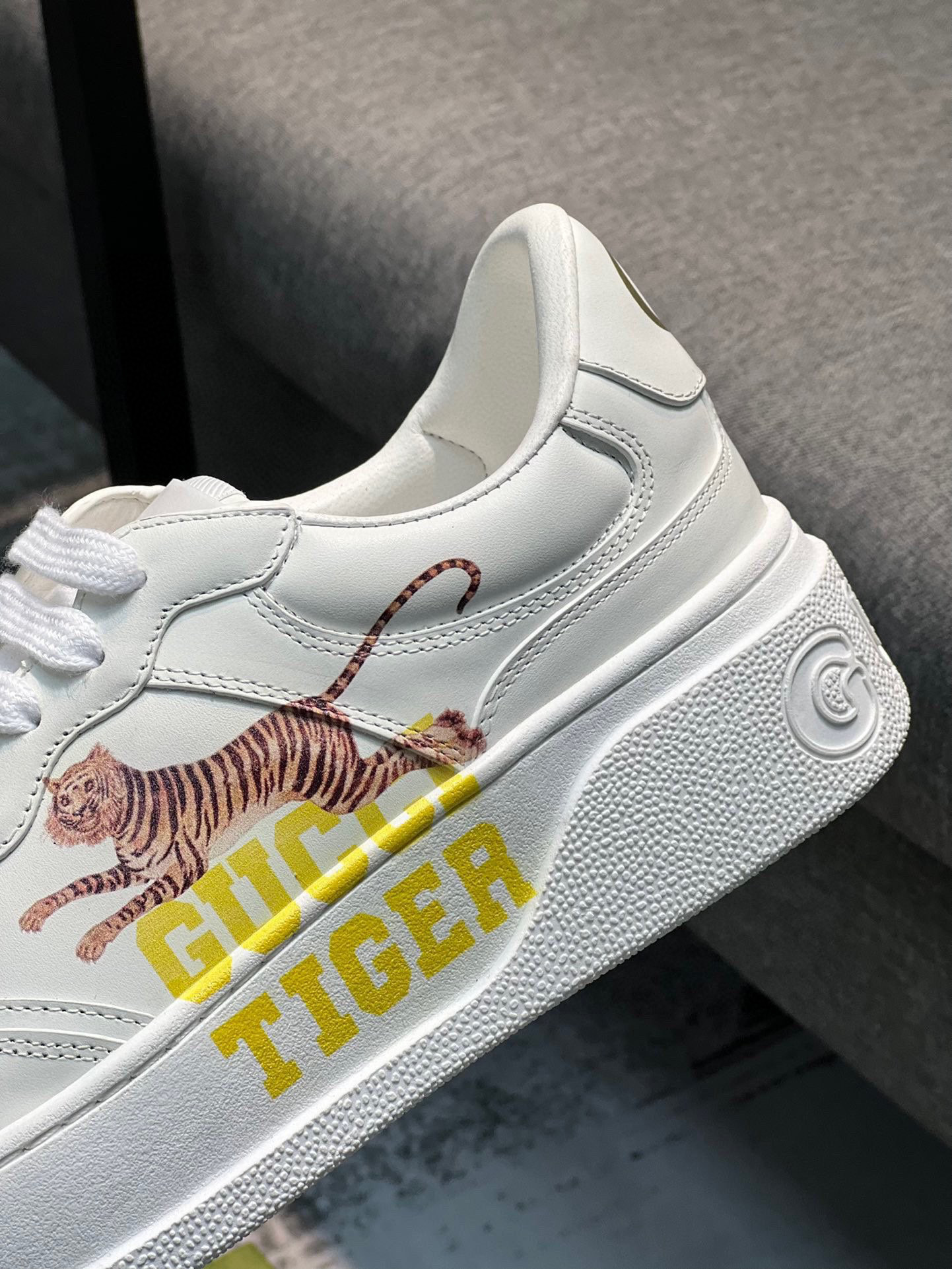 gucci g couples sneakers 35-44 with tiger design - Image 7