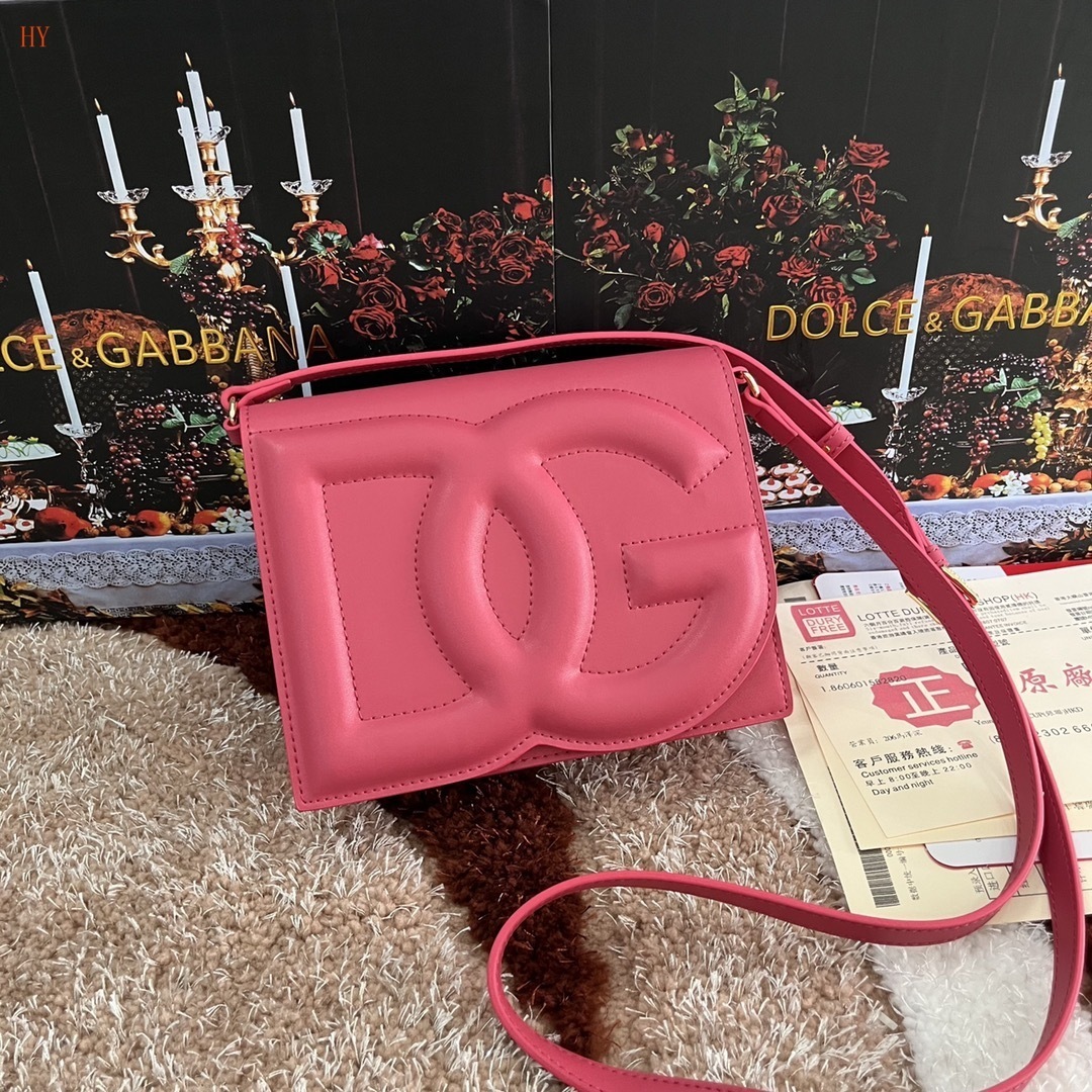 dolce & gabbana pink logo crossbody bag 20*16*5.5 - Image 7