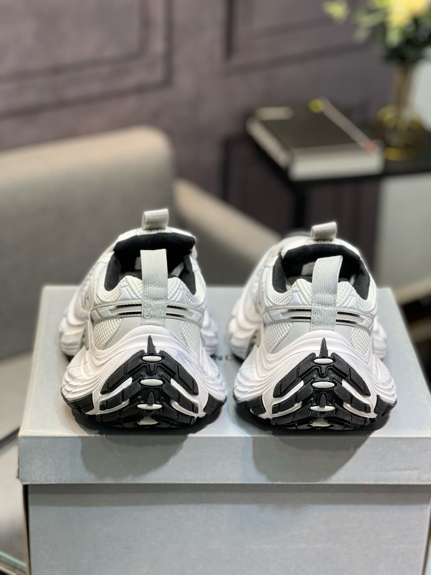 balenciaga unisex sneakers - size 35/46 - Image 7