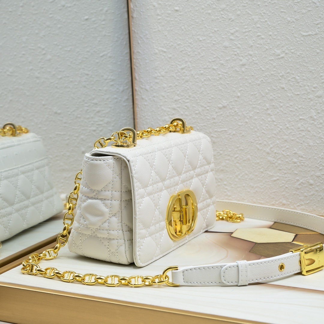 dior quilted white handbag with gold chain