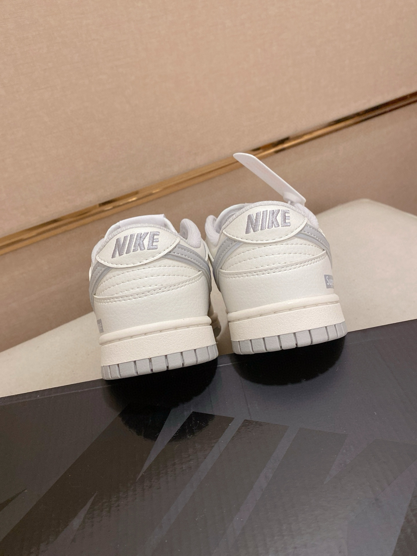 supreme x nike dunk low white/grey - size 35/44 - Image 7