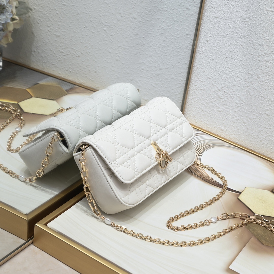 dior quilted white chain bag 18.5*10*4 - Image 7