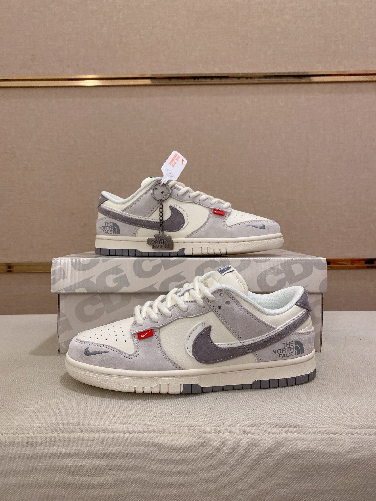 nike x the north face dunk low sneakers - size 35/44 - Image 7