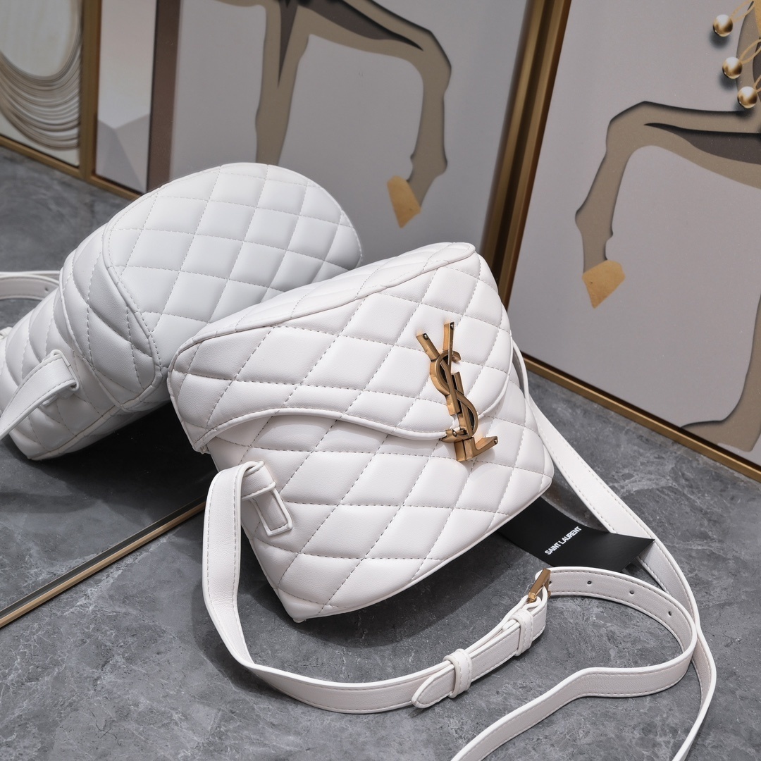 yves saint laurent quilted white bag 19*15*8 - Image 7