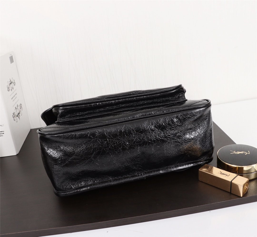 yves saint laurent black quilted handbag 28x20x9 - Image 7