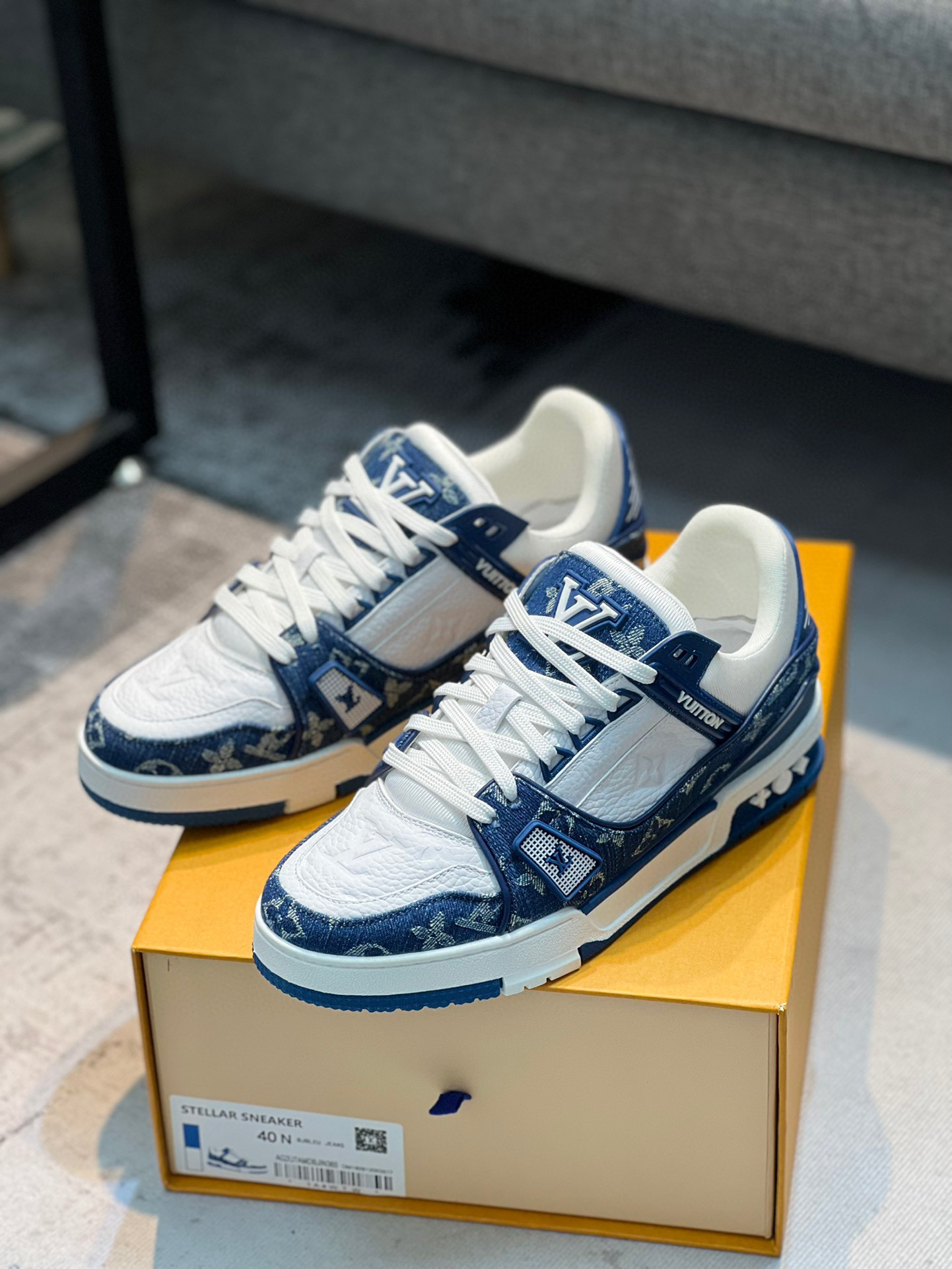 louis vuitton stellar sneaker - size 40