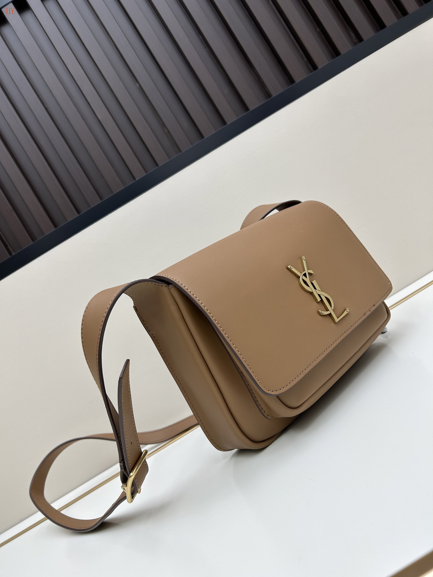 yves saint laurent brown leather crossbody bag 22*17*12 cm - Image 7