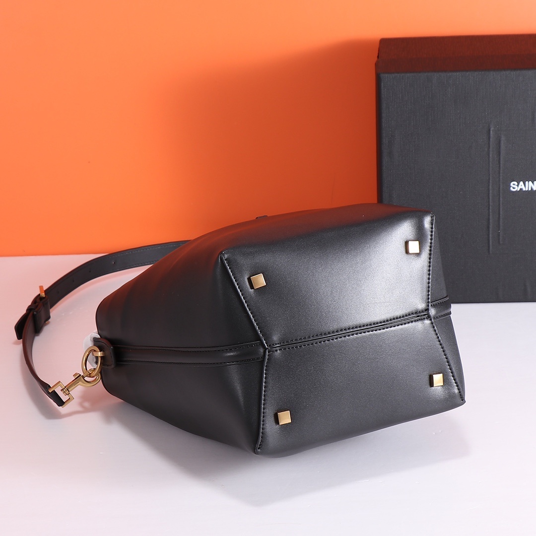 yves saint laurent black leather bucket bag with pouch - Image 7