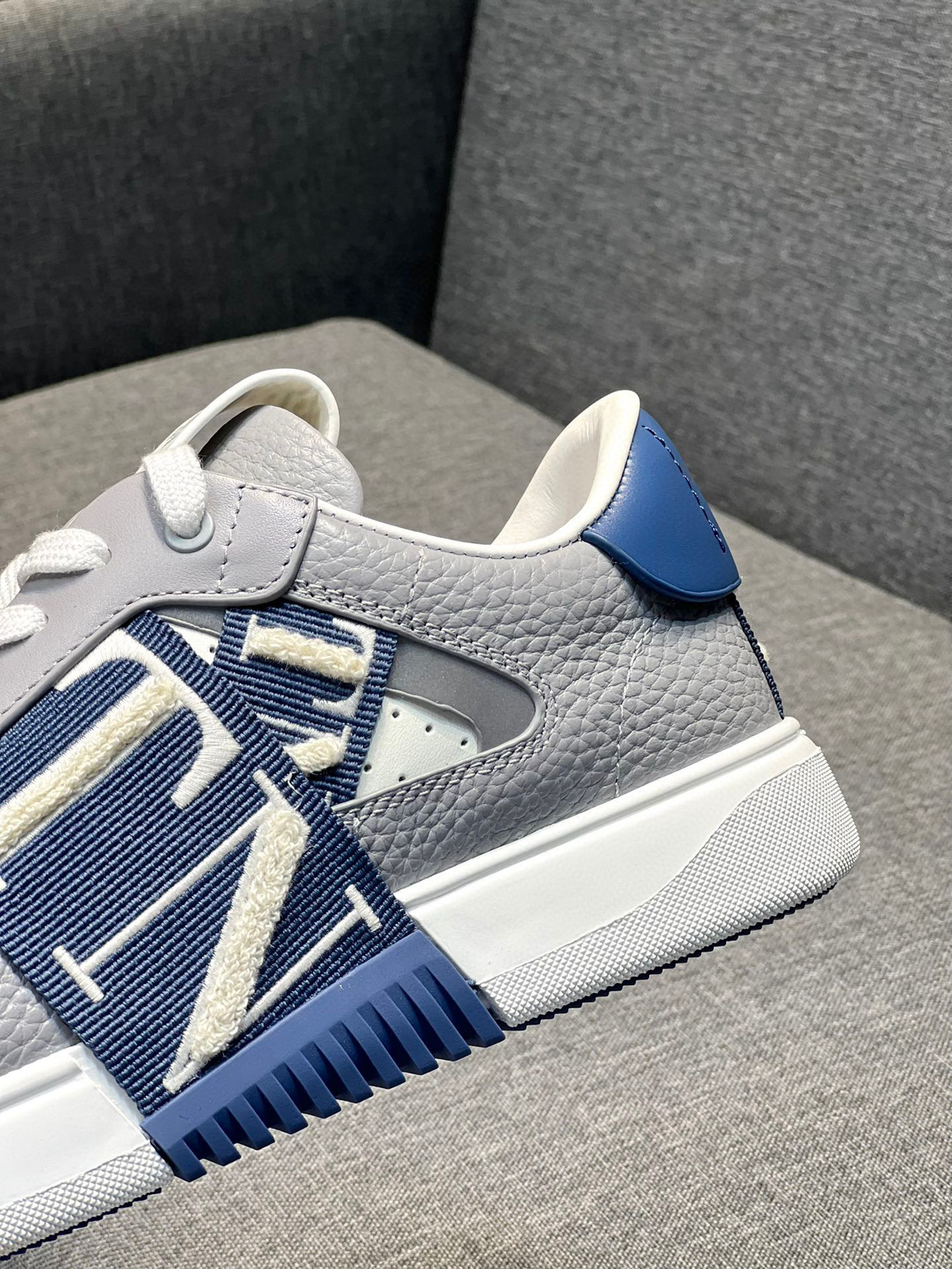 valentino unisex sneakers 35-44 - model 8061400 - Image 7