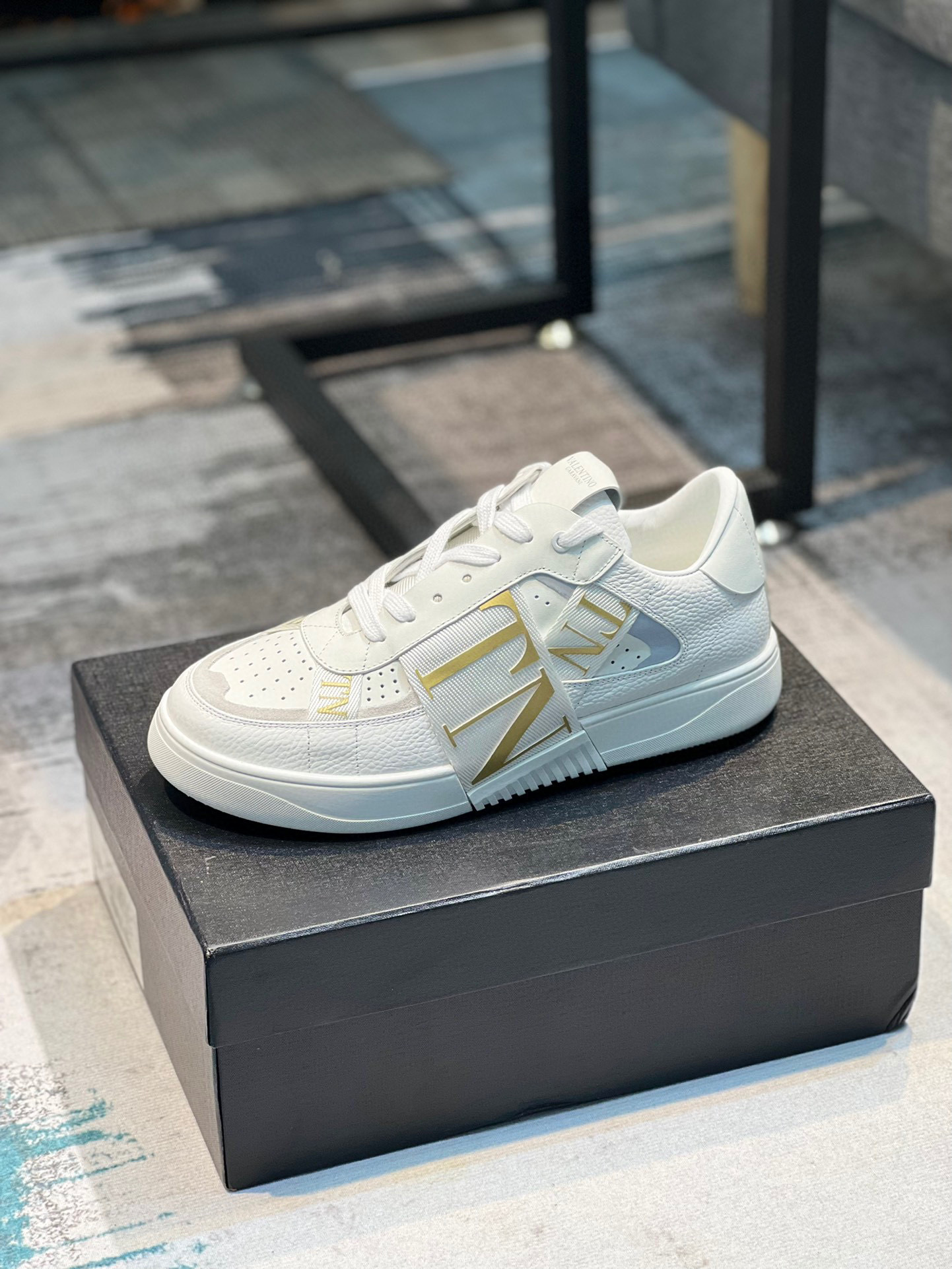 valentino couples sneakers - size 41 - Image 7