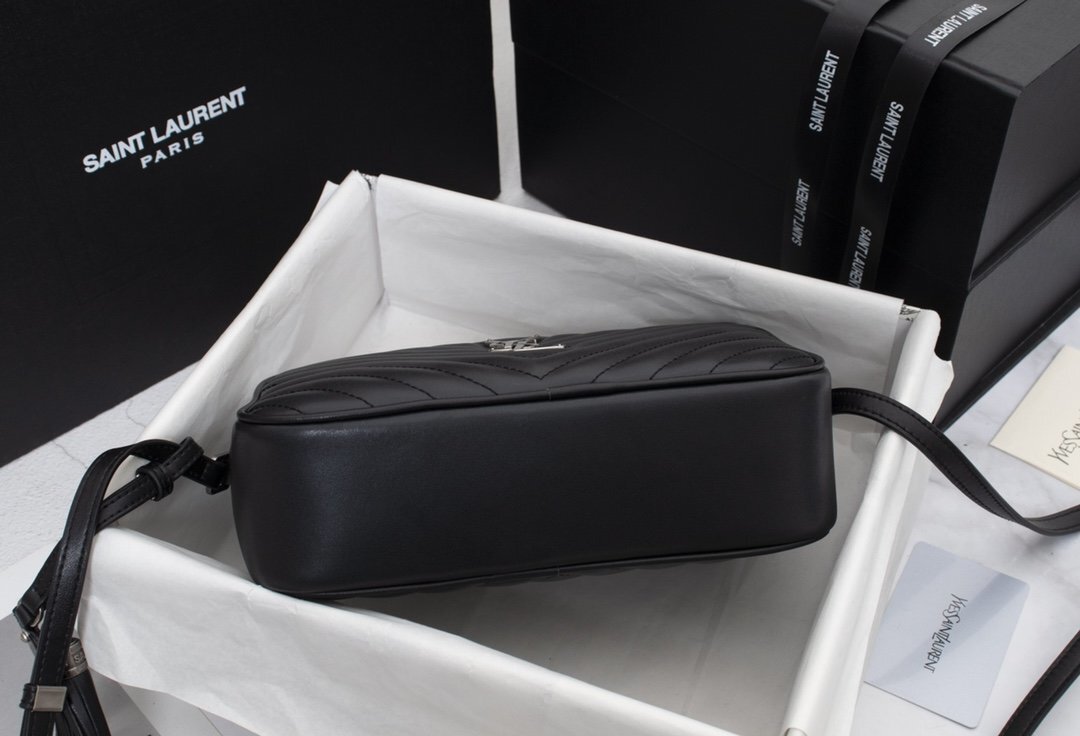 yves saint laurent black quilted crossbody bag 23x16x6 - Image 7