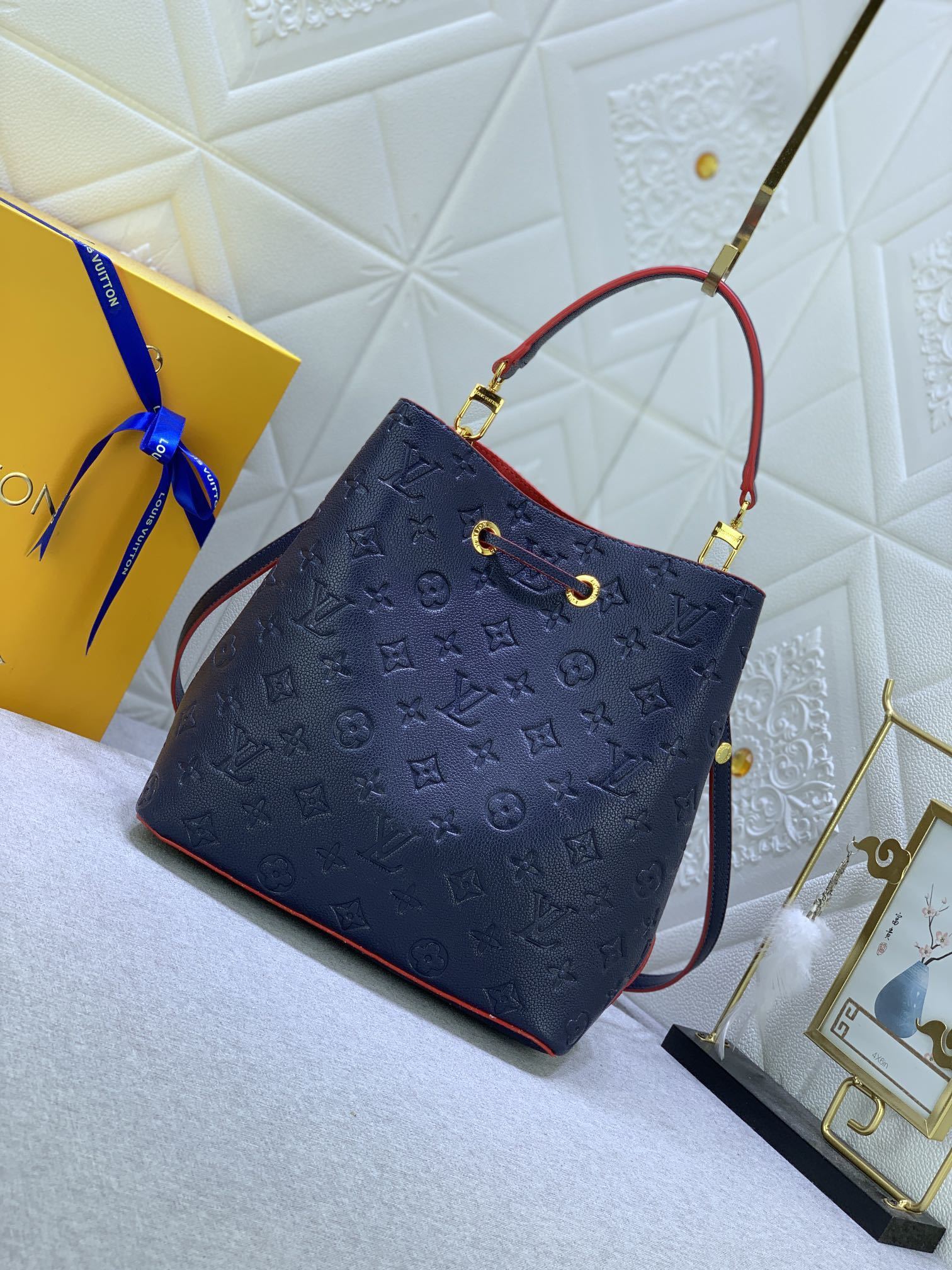 louis vuitton bucket bag - 26x26x17.5 cm, model 118012 - Image 7
