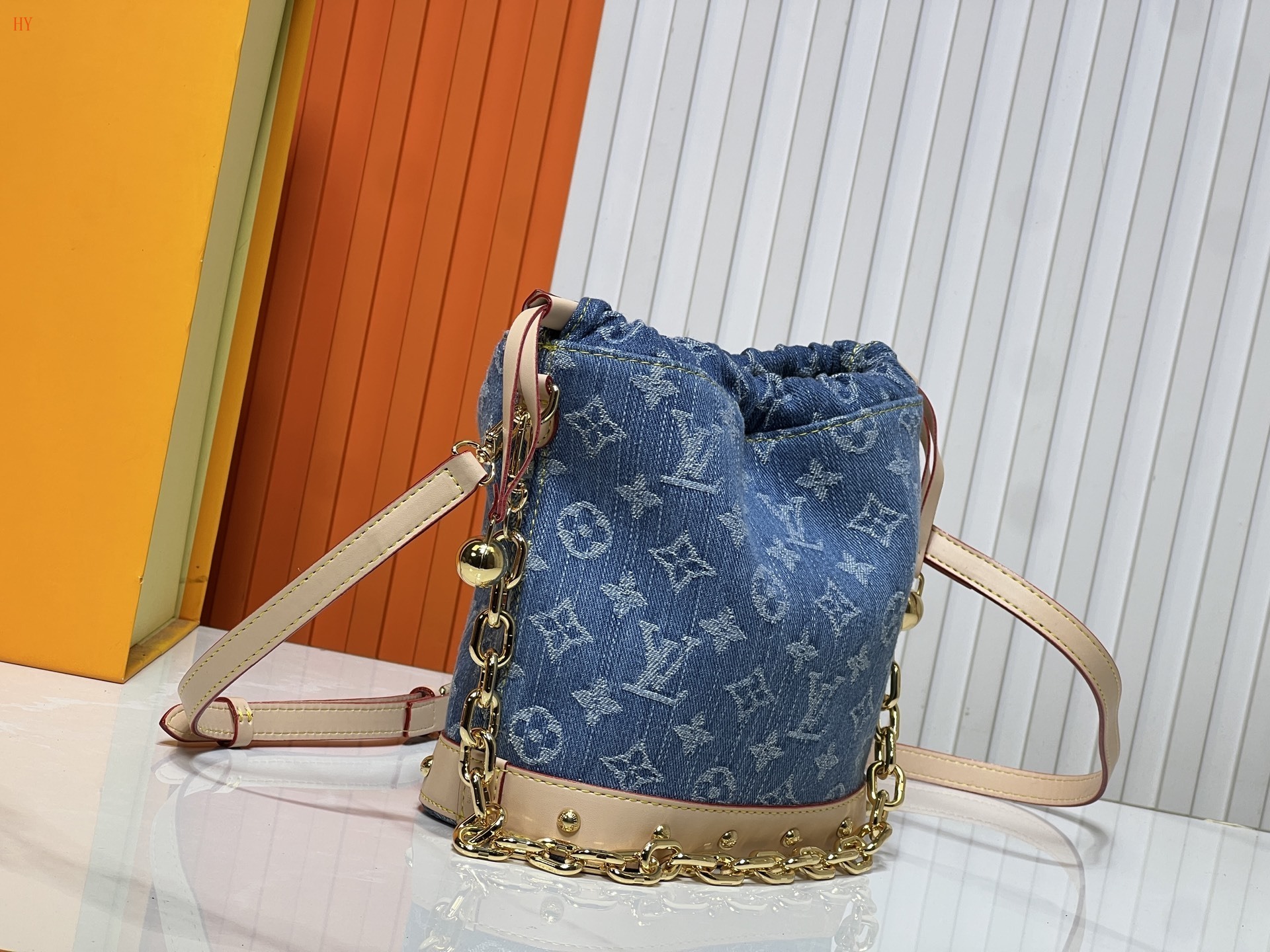 louis vuitton denim bucket bag - 20*18 - Image 8